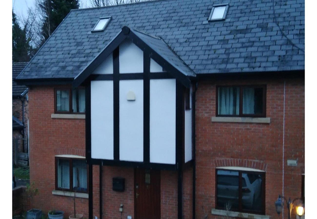 Dobcross Close *