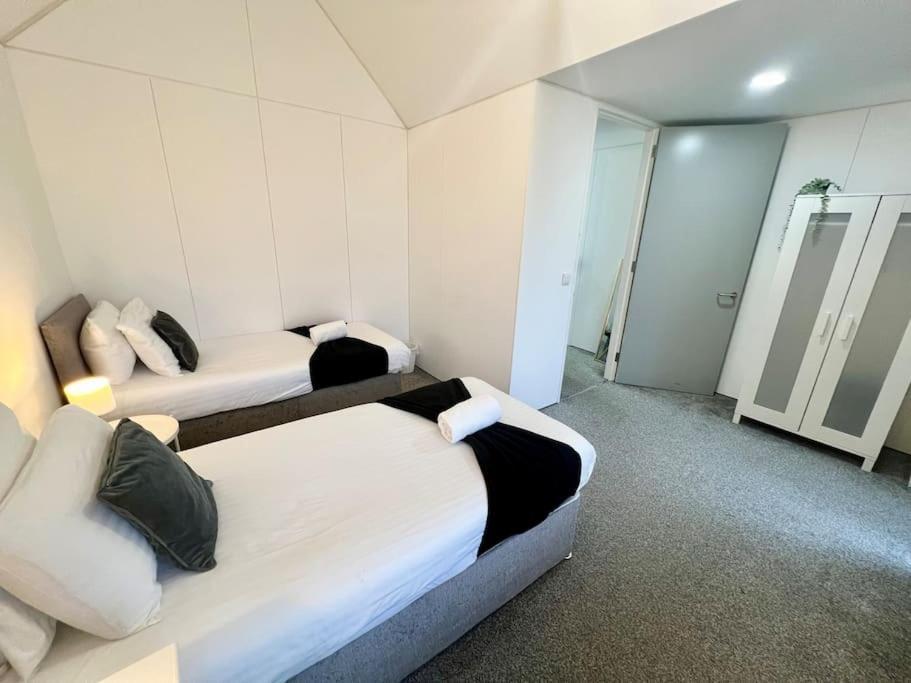 Apartment Large Townhouse 5 Beds With Two Parking Spaces - Centre