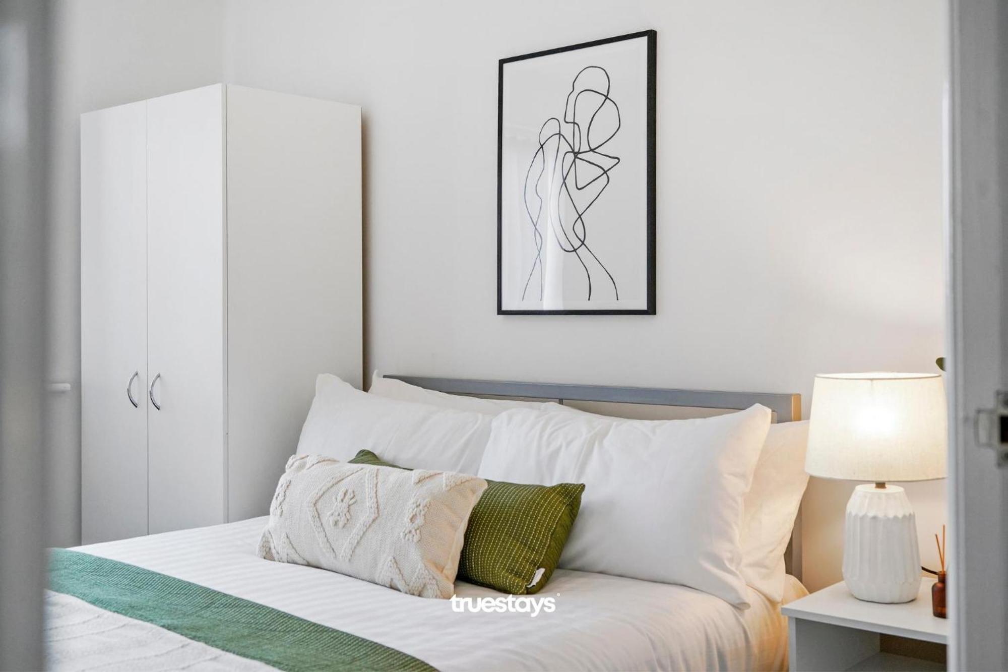 Apartment New 5 Sarah House By Truestays - 2 Bedroom - Free Parking *