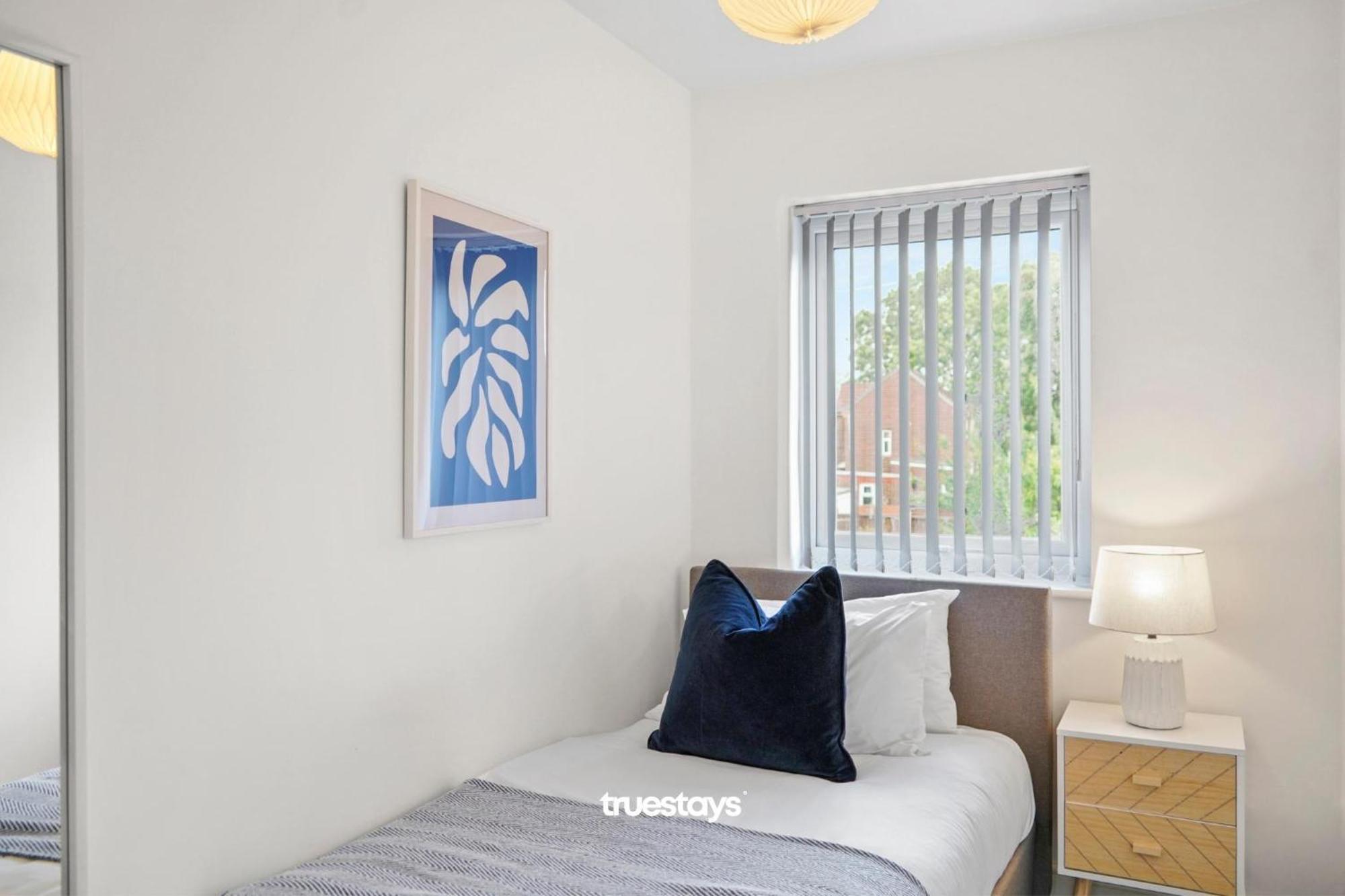 Greaves House By Truestays - 3 Bedroom House In Failsworth, *
