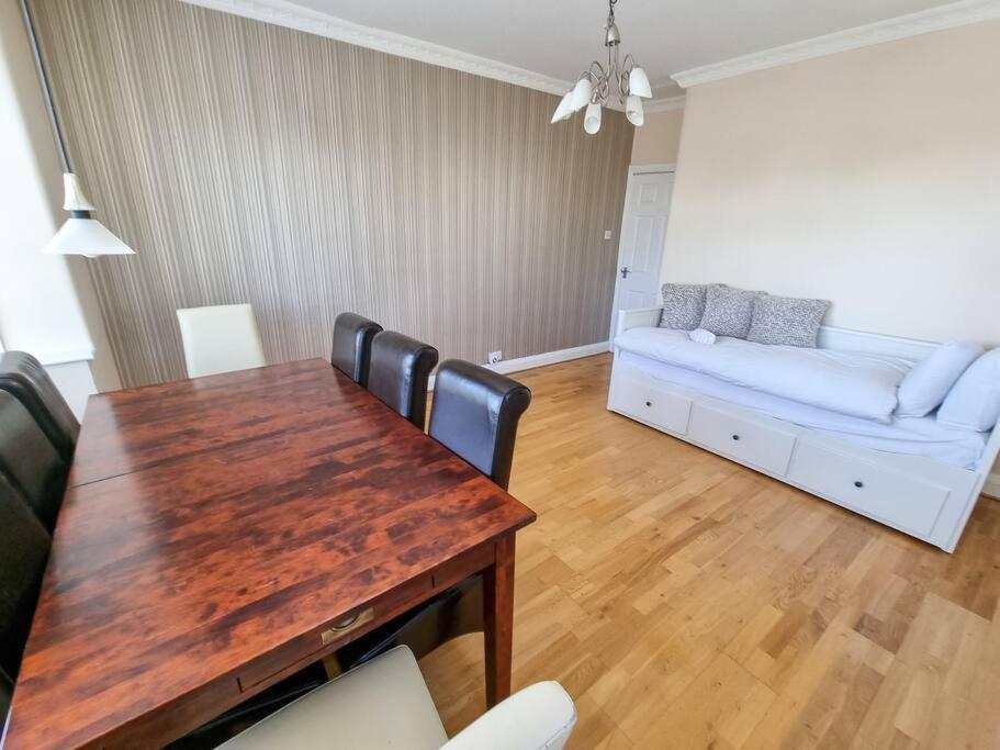 Superhost - Peaceful In Salford Holiday home