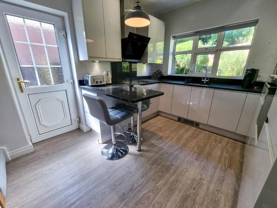 Superhost - Peaceful In Salford Holiday home *