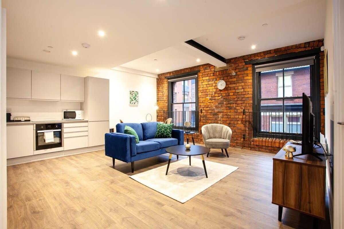 Lovely 1 Bed In Converted Printing Press Apartment