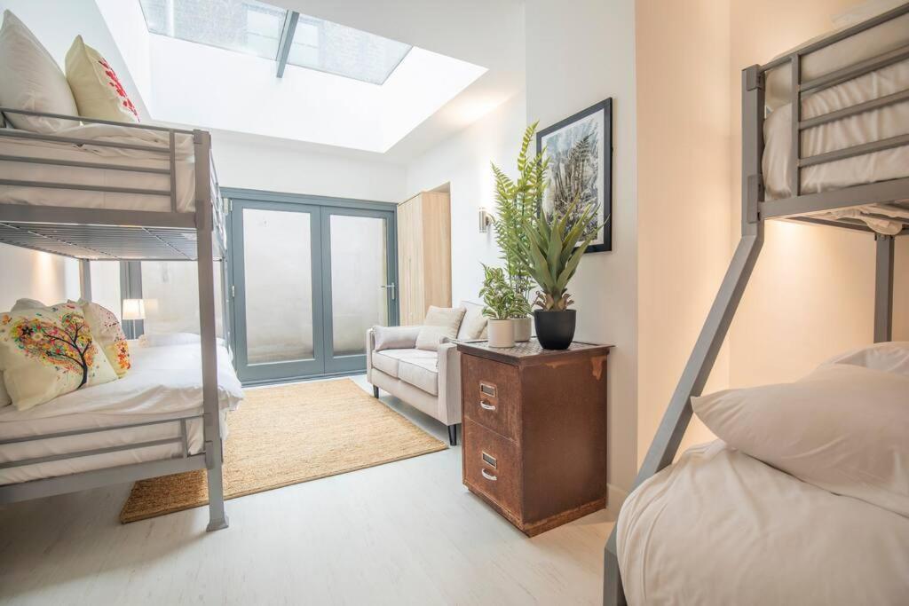 Townhouse With Roof Terrace Holiday home Manchester