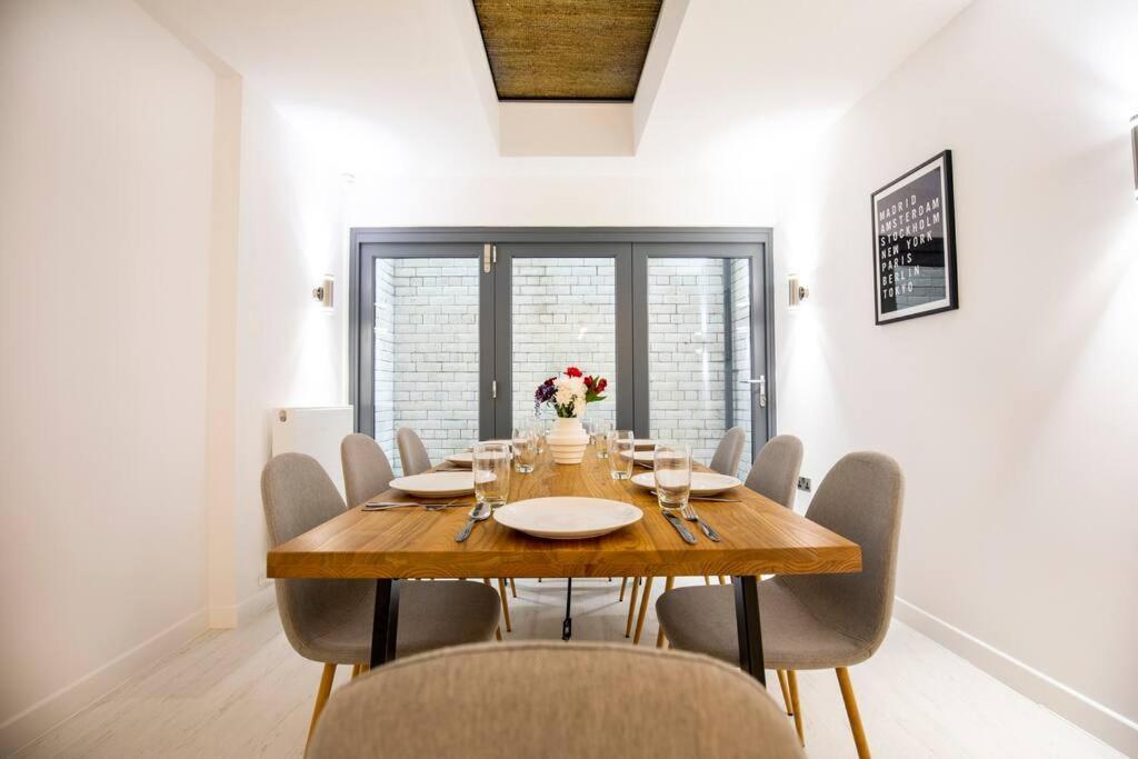 Townhouse With Roof Terrace