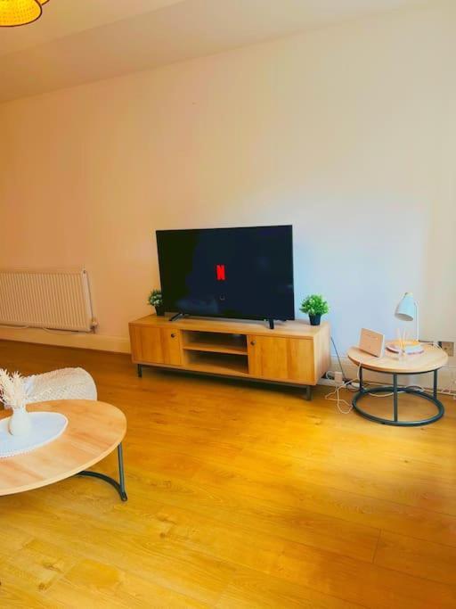 Apartment Summer Vibes 1 Bedroom Mcr City. Manchester