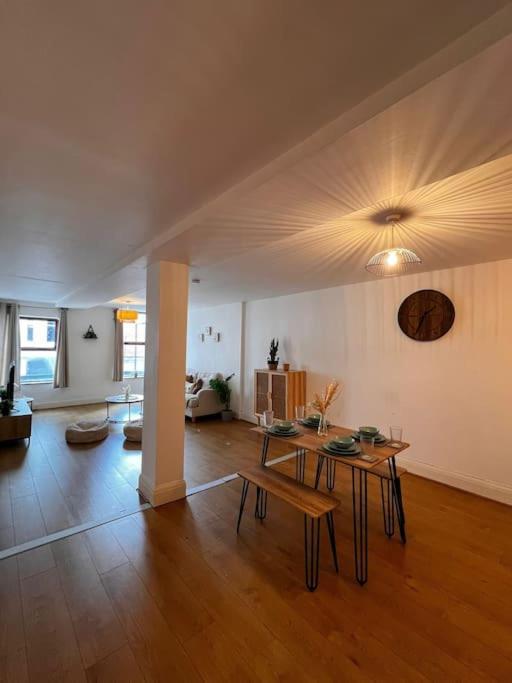 Summer Vibes 1 Bedroom Mcr City.