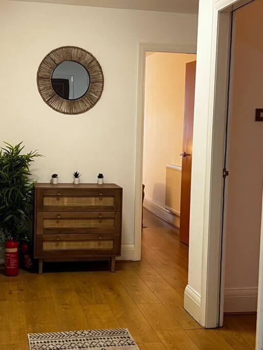Summer Vibes 1 Bedroom Mcr City. Apartment