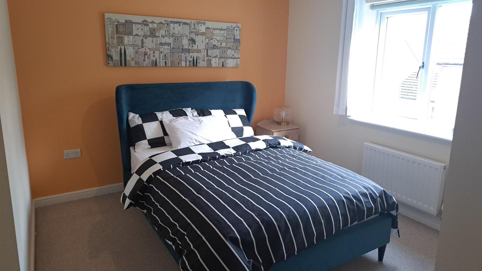 Tropical Sun Homes - Beautiful Spacious 3 Bed In A Serene Environment With Free Parking For 2 Cars Holiday home