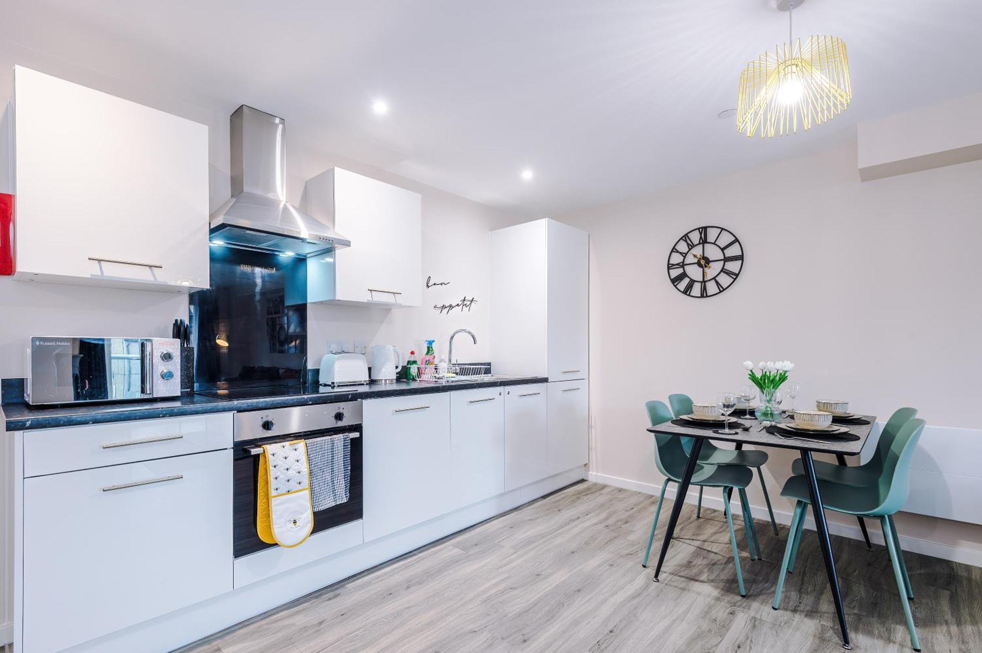 Deluxe New Build 2 Bedroom 2 Bathroom - Free Secure Parking Manchester