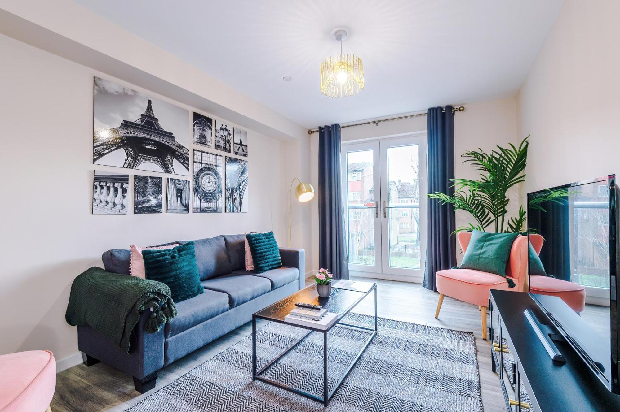 Deluxe New Build 2 Bedroom 2 Bathroom - Free Secure Parking