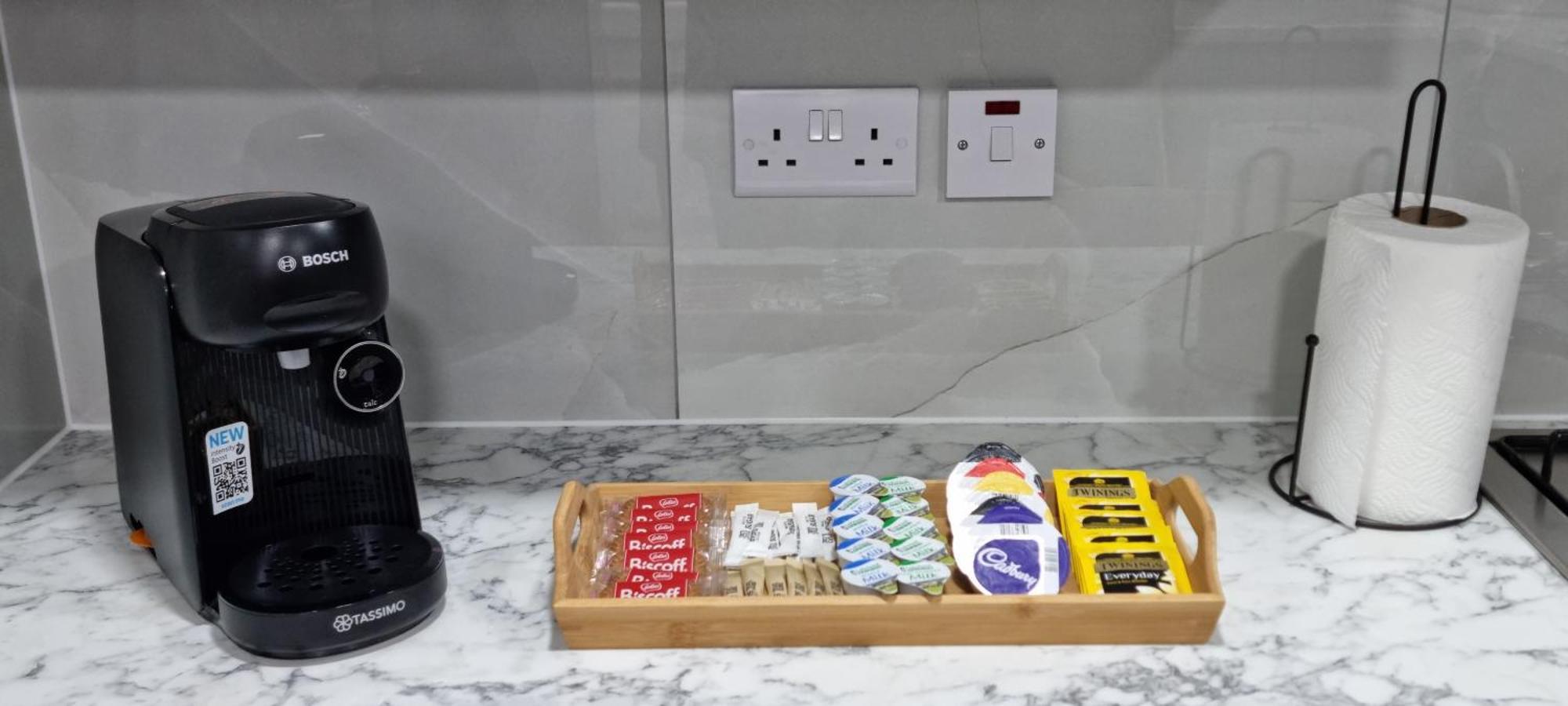 Holiday home Etihcity - 3 Bedroom Semi - Free Parking Near Etihad Stadium, Tourist Attractions, Centre, Transport And Motorway Links Next To Mcdonald's - Sky N Netflix