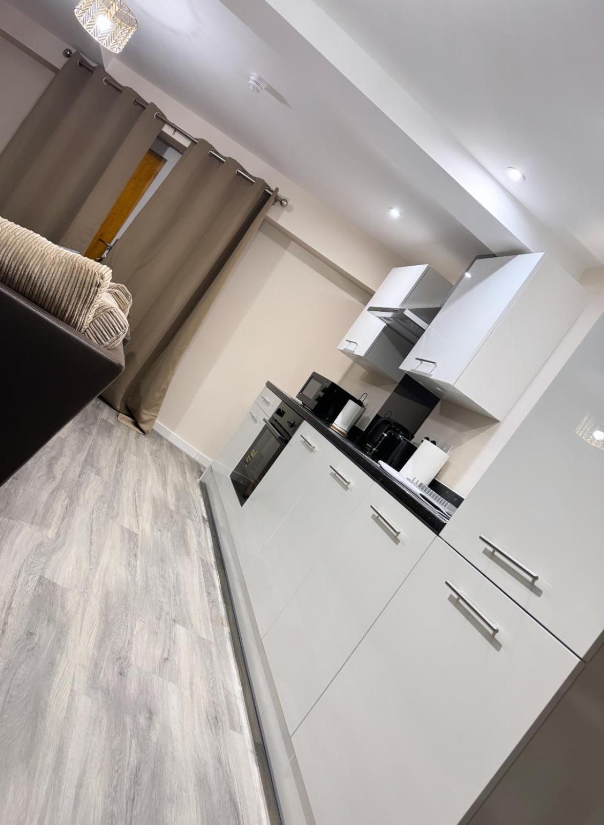 Apartment Luxury 2 Bedroom In Centre - Free Parking