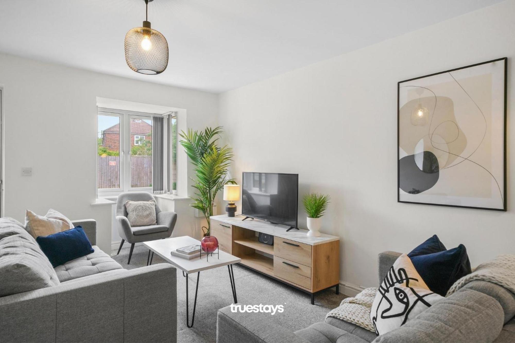 Greaves House By Truestays - 3 Bedroom House In Failsworth, Holiday home Manchester