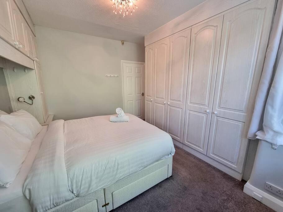 Superhost - Peaceful In Salford Holiday home