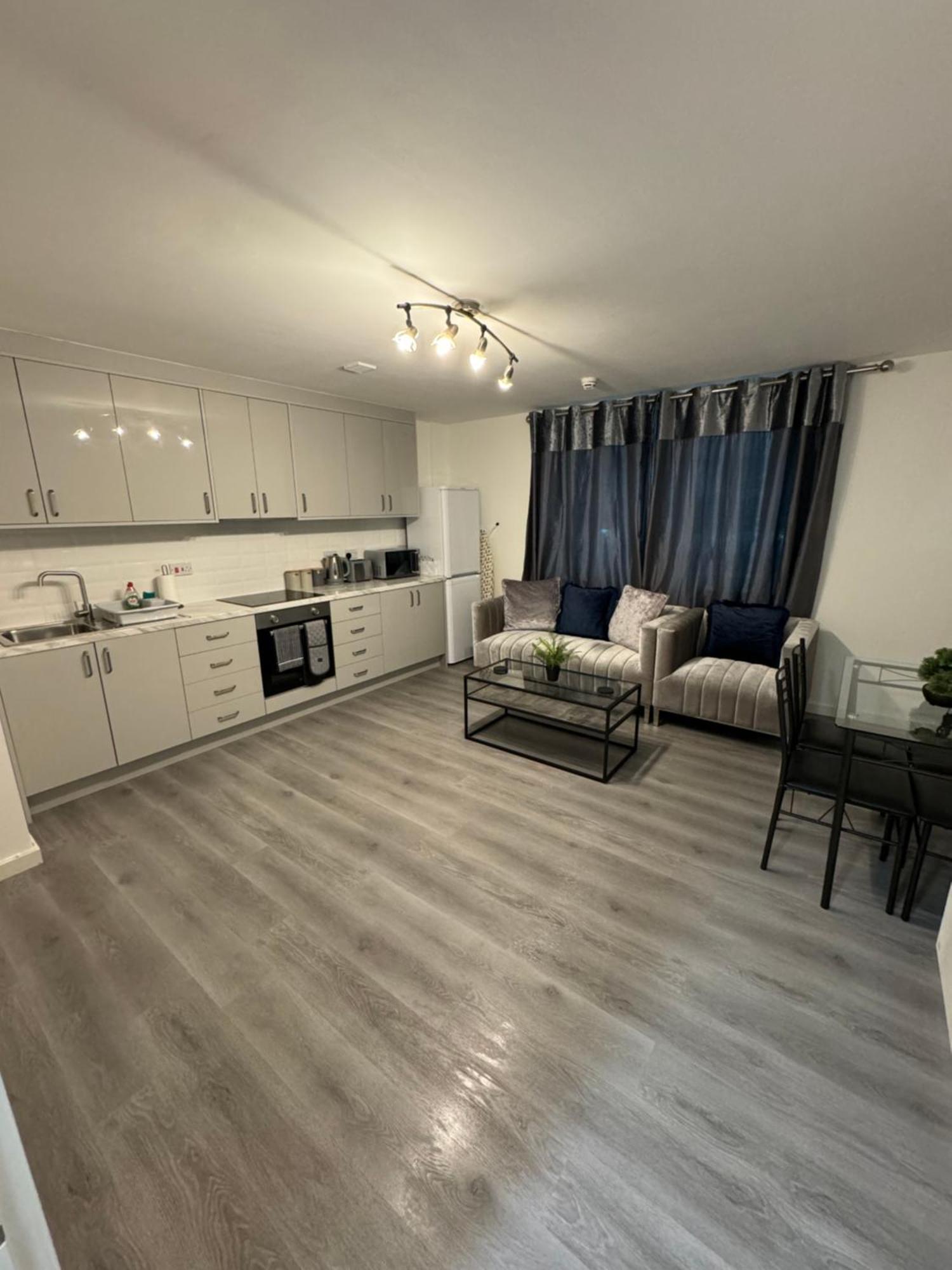 Apartment Modern Smart 2 Bedroom