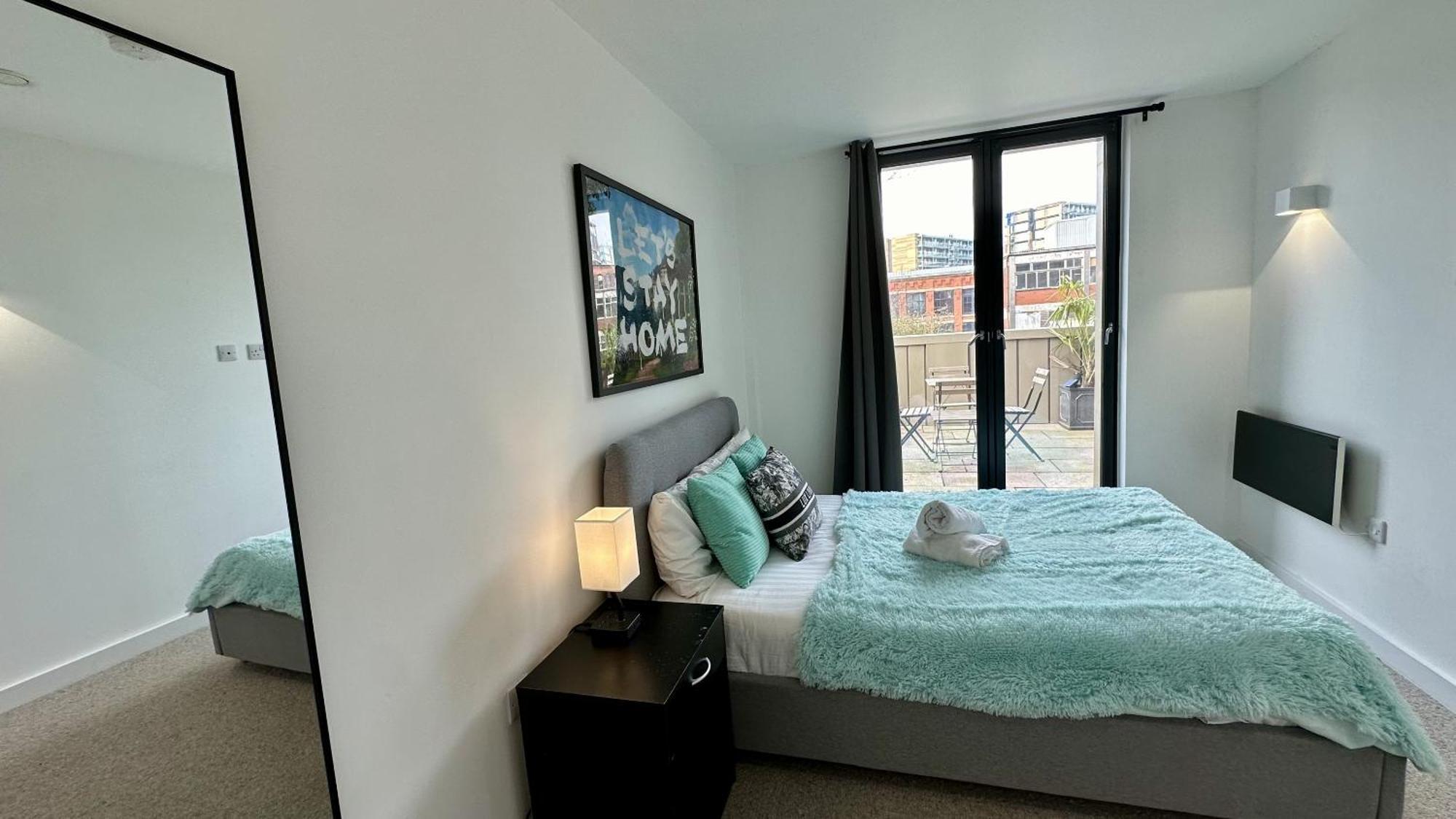 Lux Livin' - Luxury 2 Bed With Sky Garden *