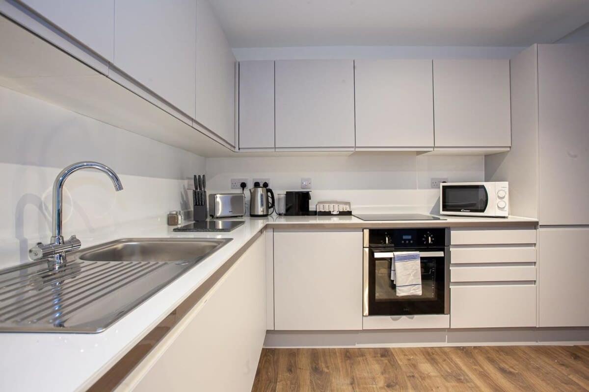 Lovely 1 Bed In Converted Printing Press Apartment Manchester