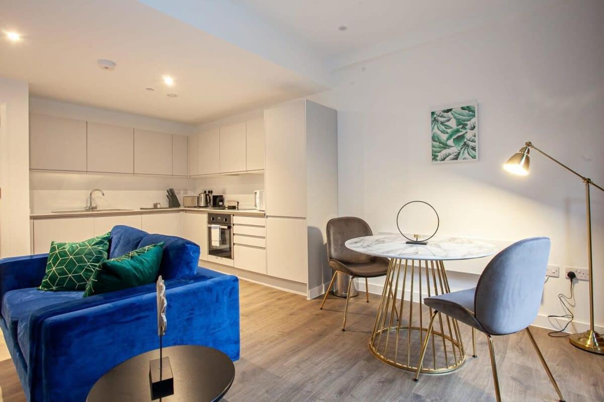 Lovely 1 Bed In Converted Printing Press