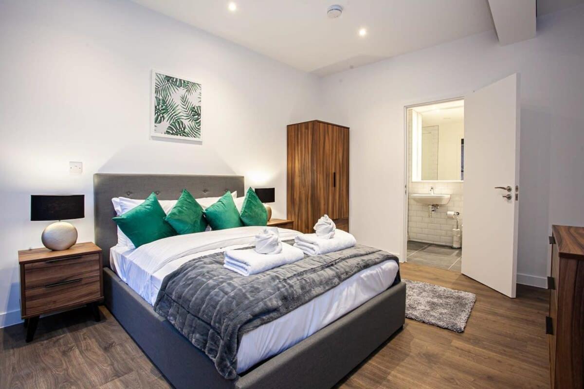 Lovely 1 Bed In Converted Printing Press * Manchester