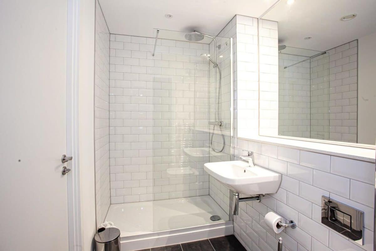 Lovely 1 Bed In Converted Printing Press Manchester
