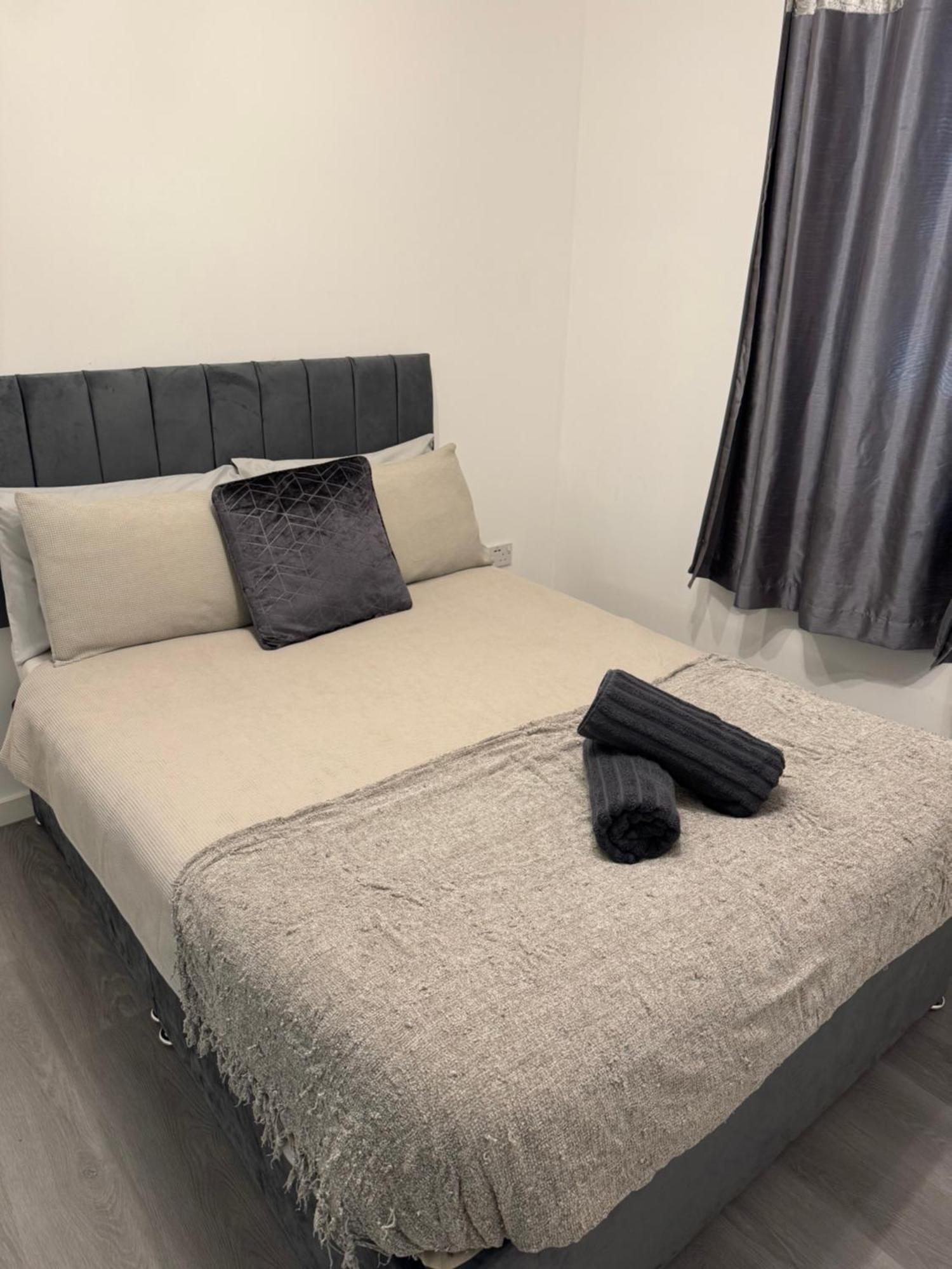 Modern Smart 2 Bedroom Apartment Manchester