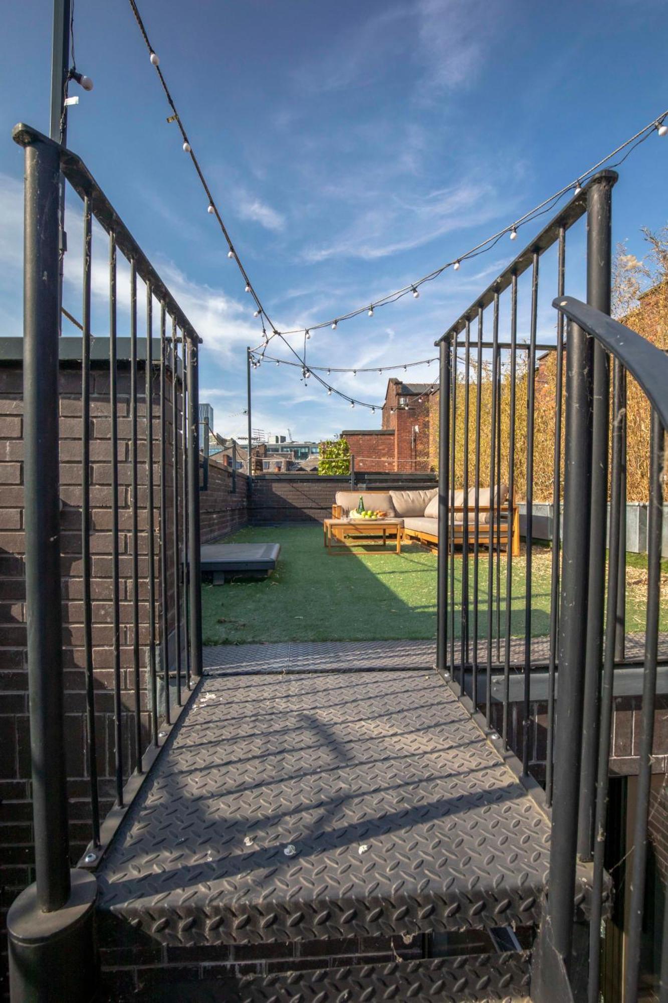 Luxury Roof Terrace Townhouse Holiday home Manchester