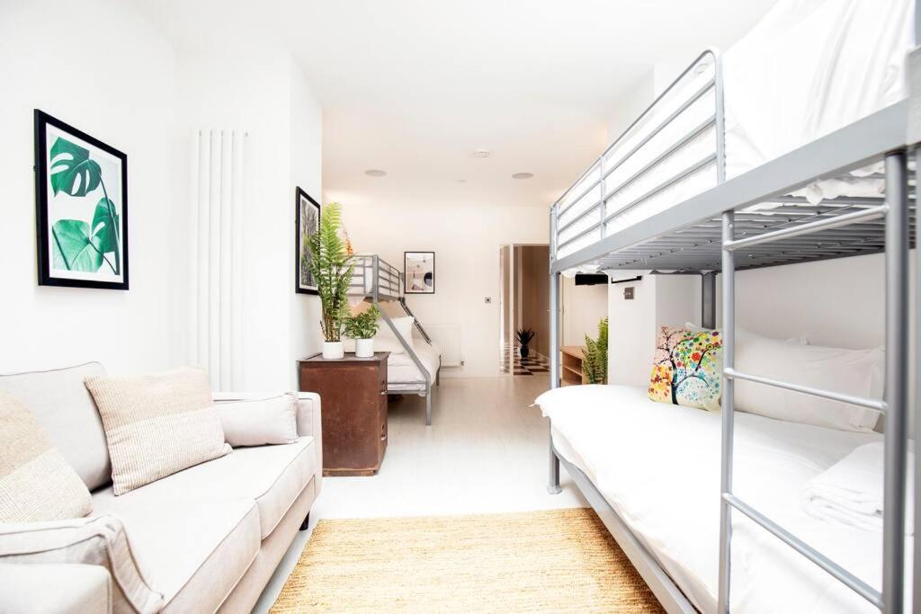 Townhouse With Roof Terrace Holiday home Manchester