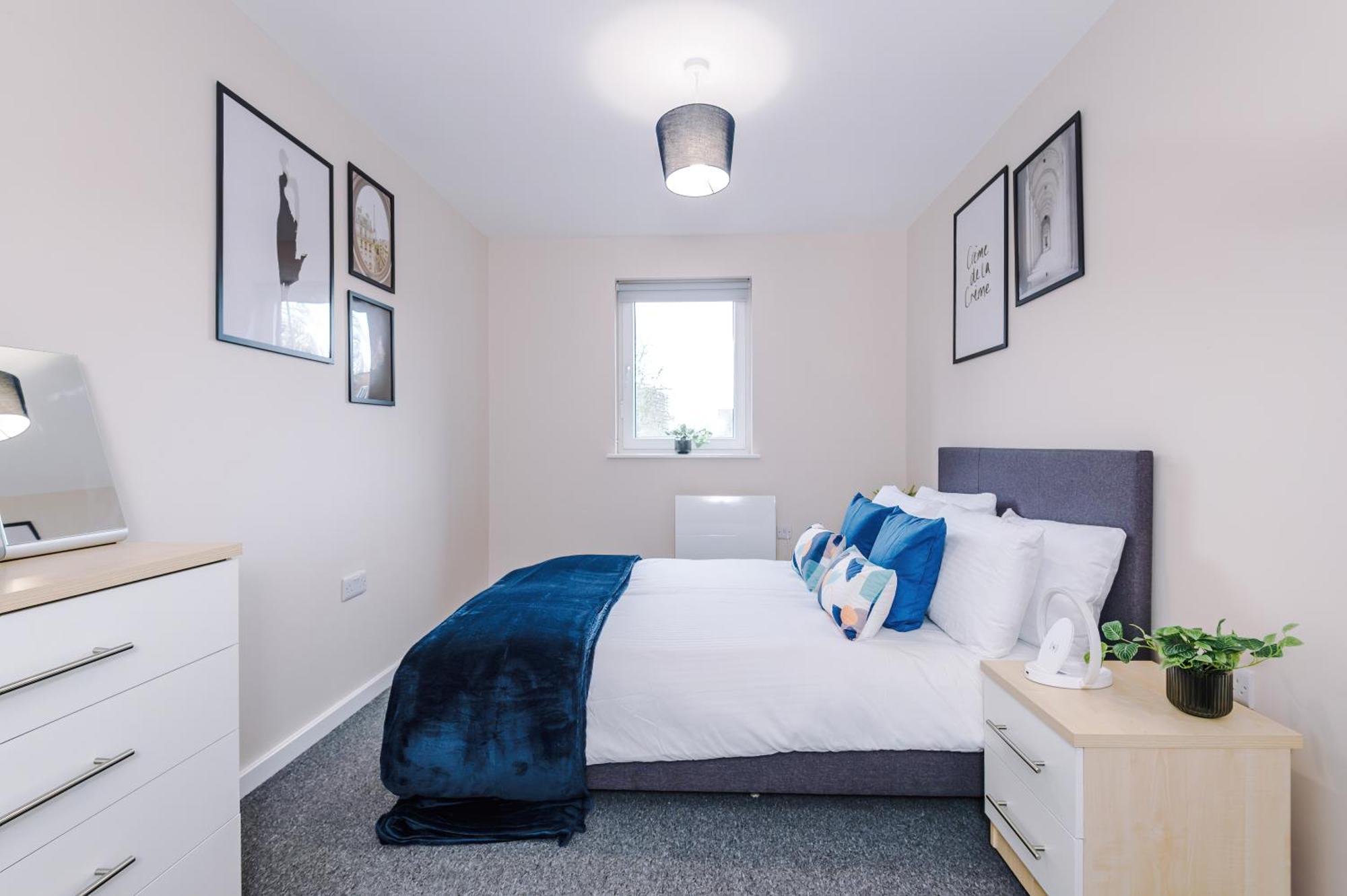 Deluxe New Build 2 Bedroom 2 Bathroom - Free Secure Parking Apartment