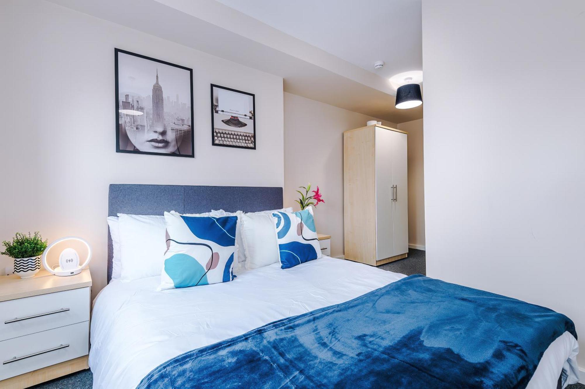 Deluxe New Build 2 Bedroom 2 Bathroom - Free Secure Parking Manchester