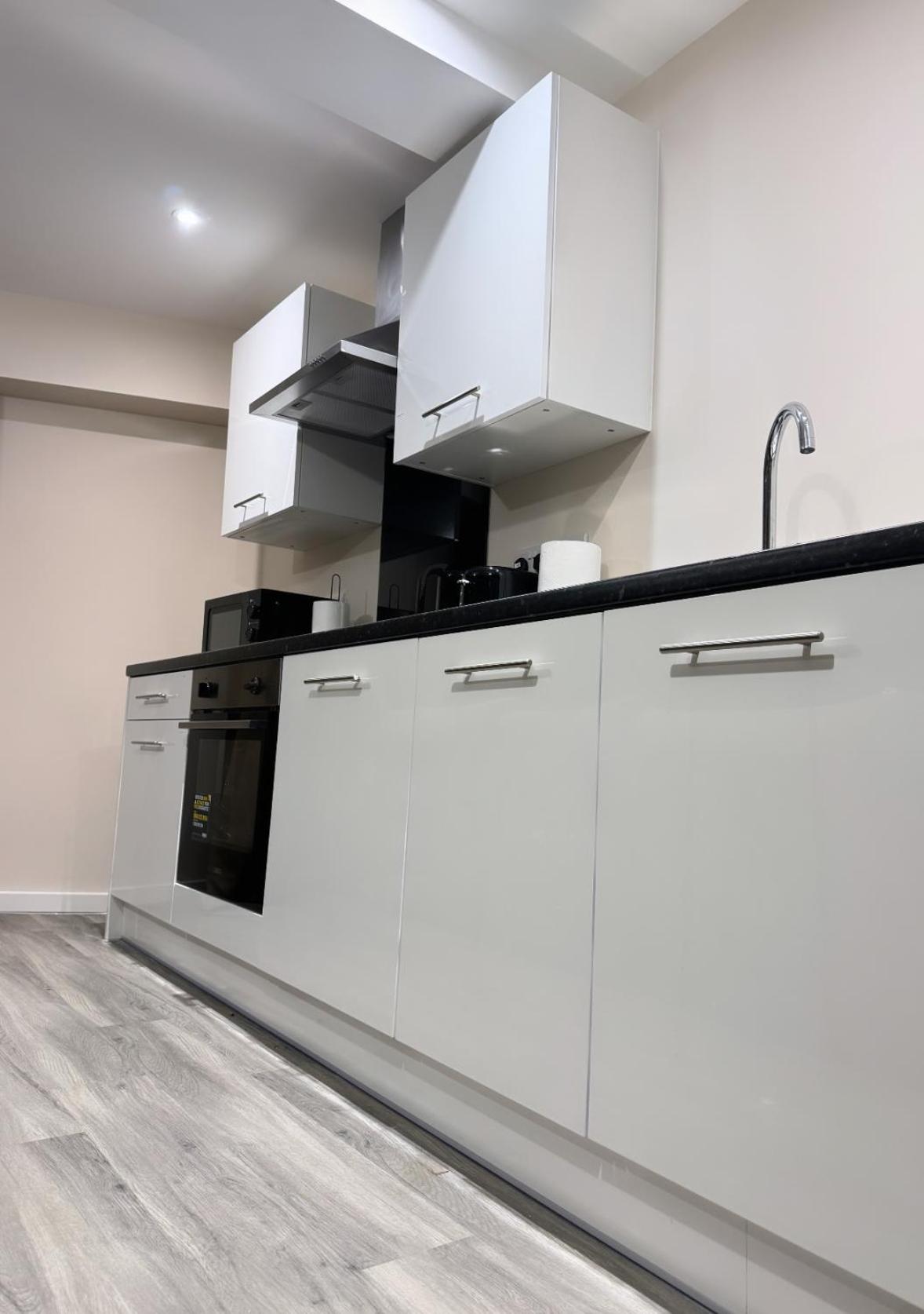 Apartment Luxury 2 Bedroom In Centre - Free Parking *