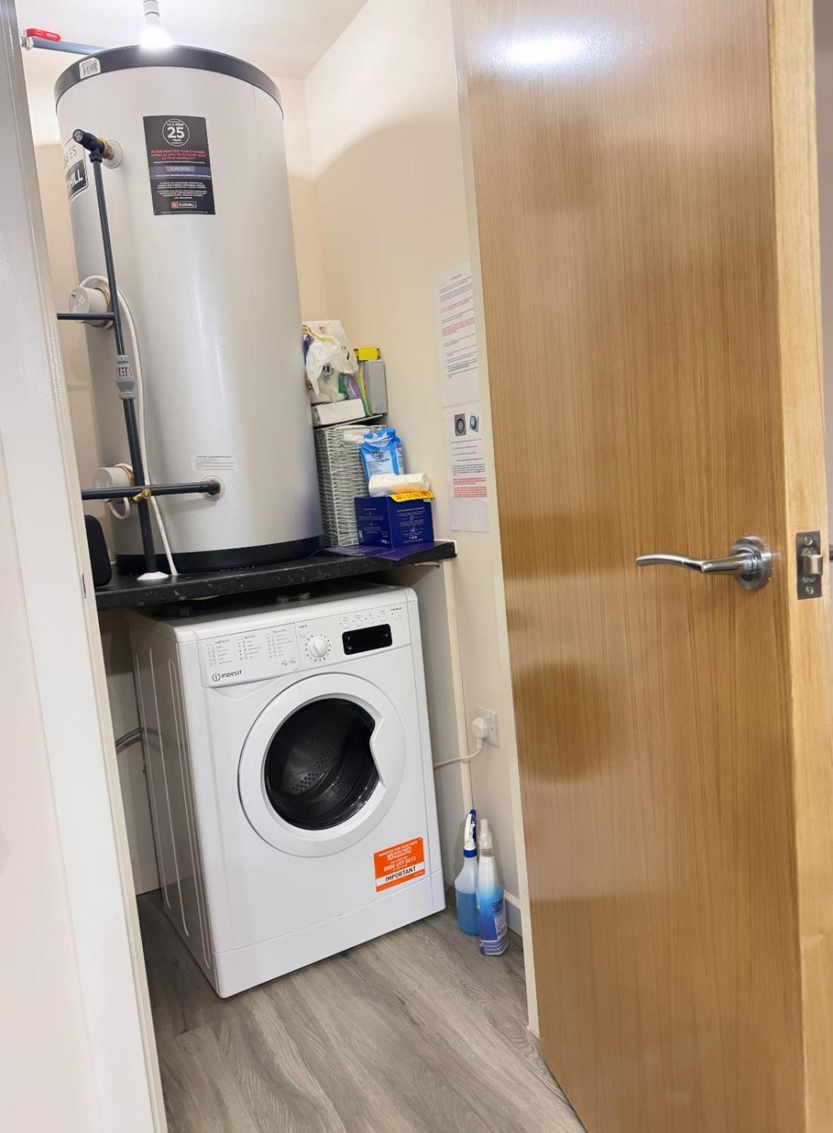 Apartment Luxury 2 Bedroom In Centre - Free Parking *
