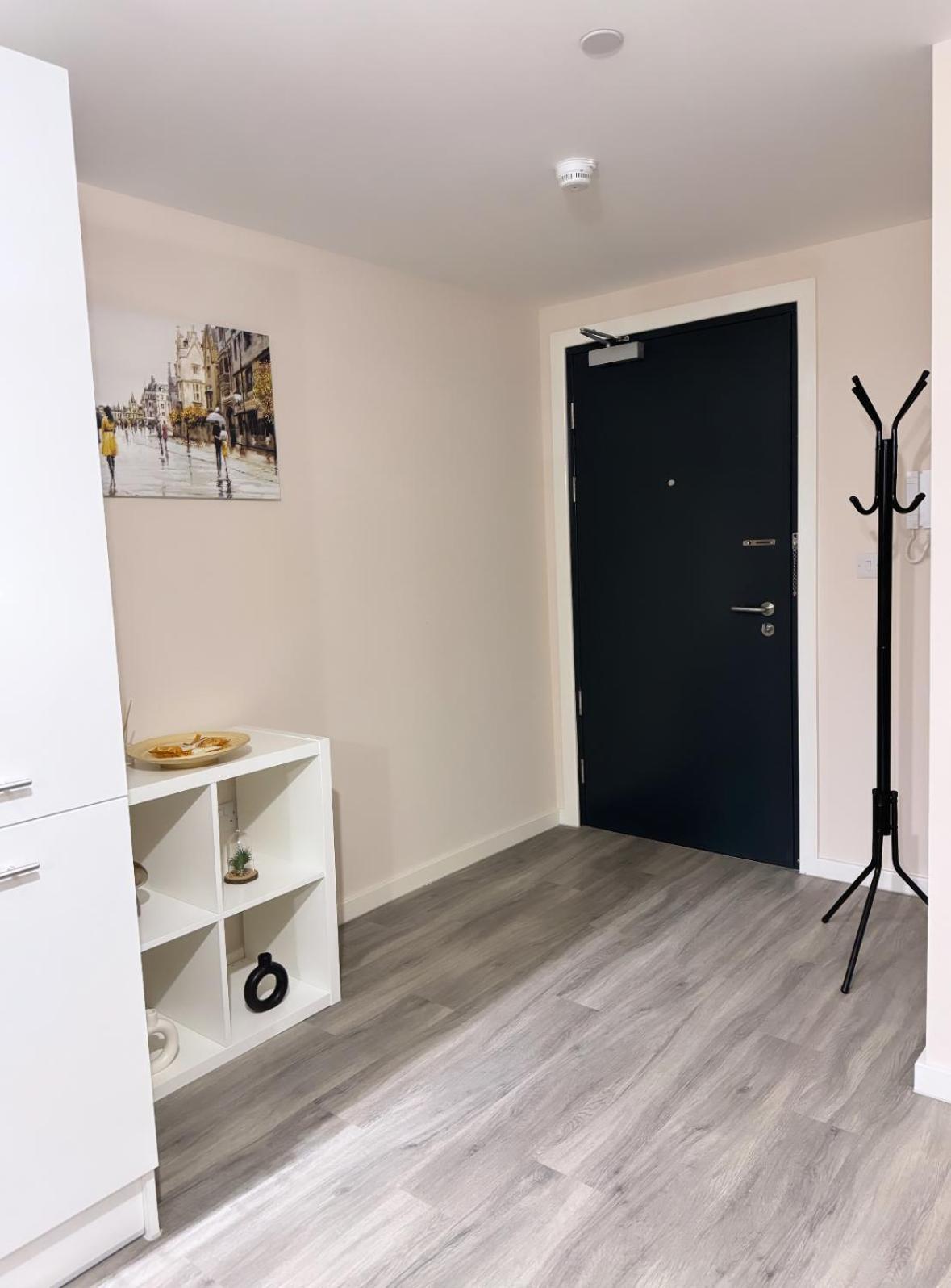 Apartment Luxury 2 Bedroom In Centre - Free Parking *