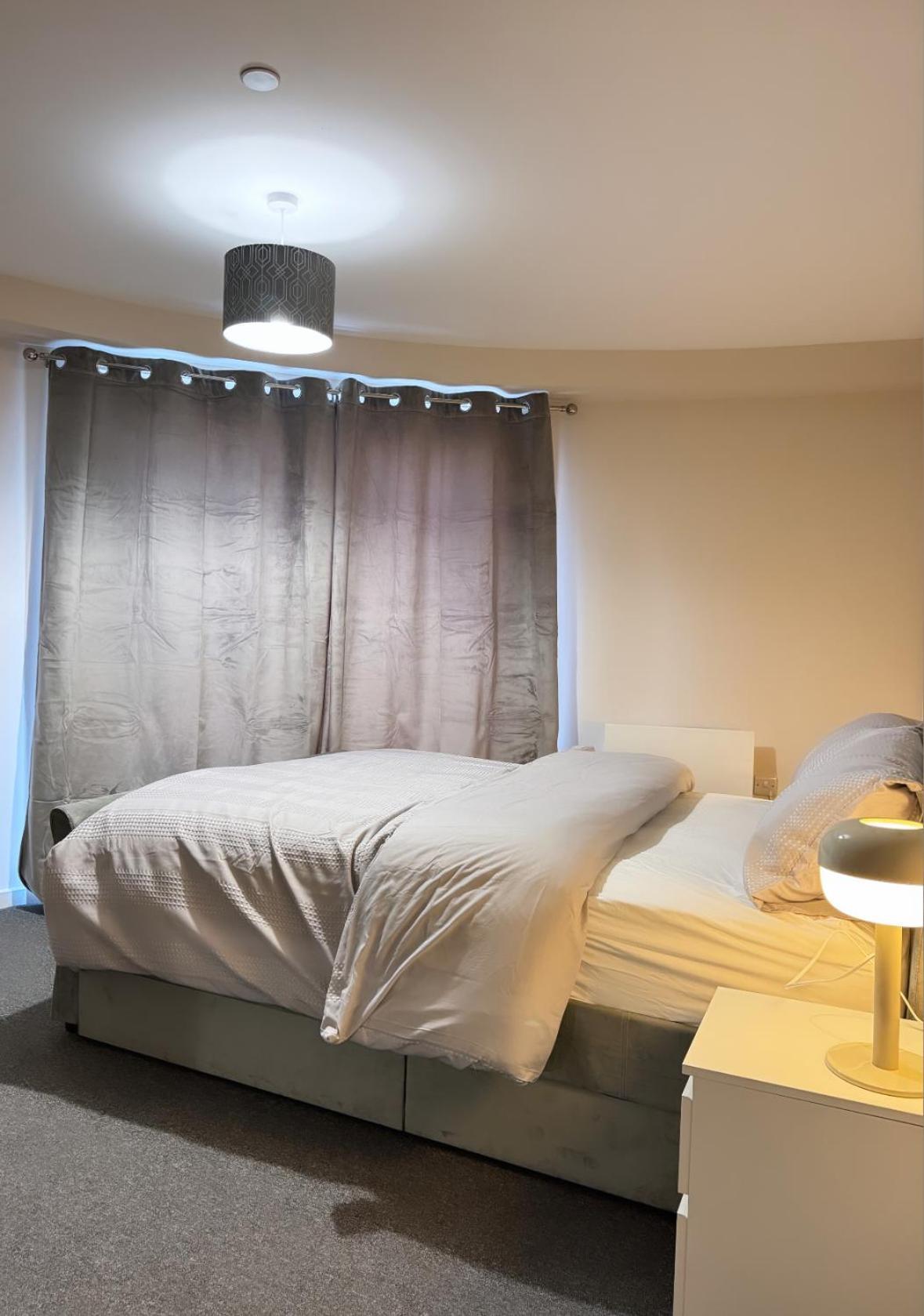Luxury 2 Bedroom In Centre - Free Parking *