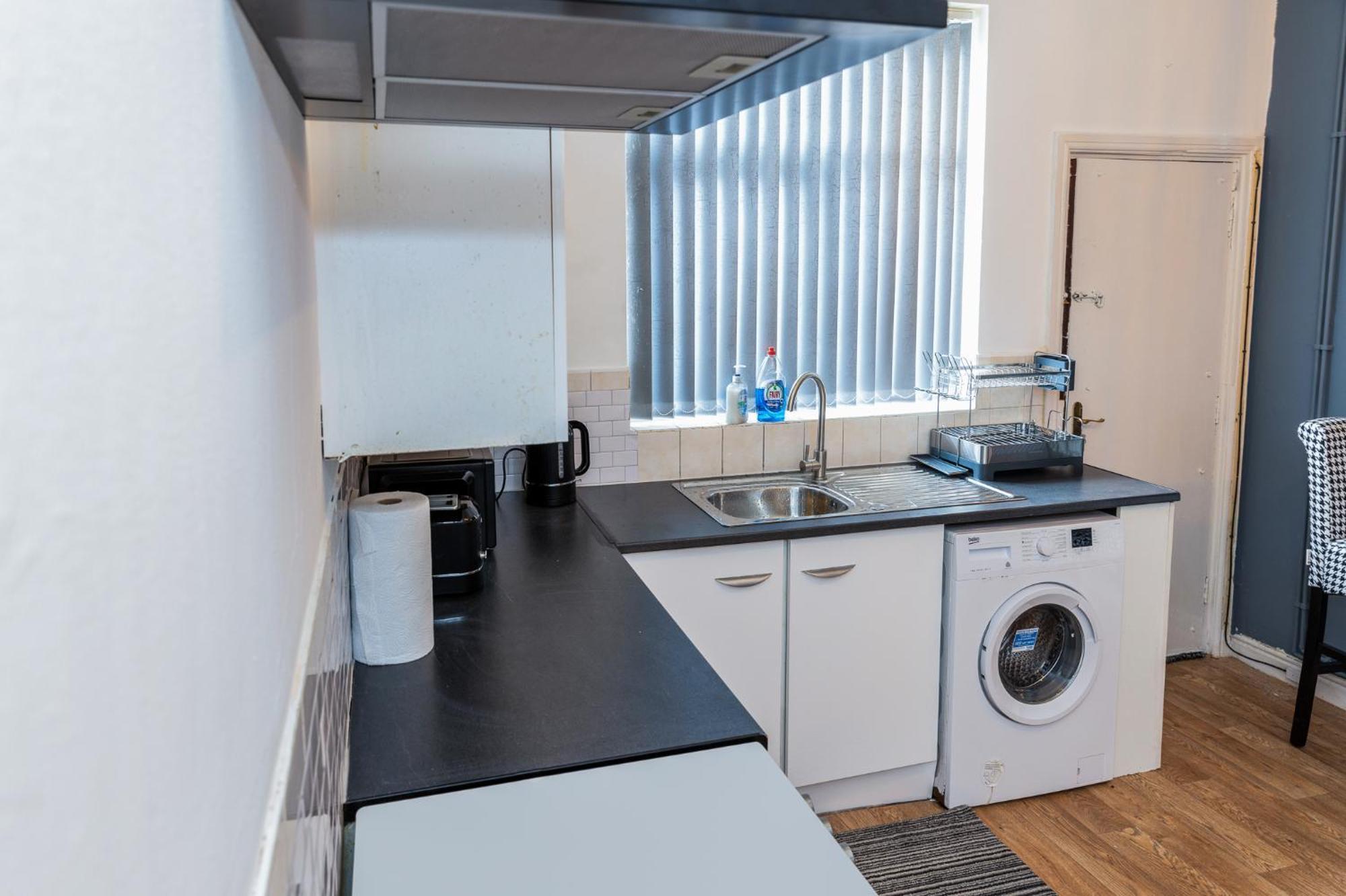 Apartment Stylish 2 Bed House 7mins To City Center