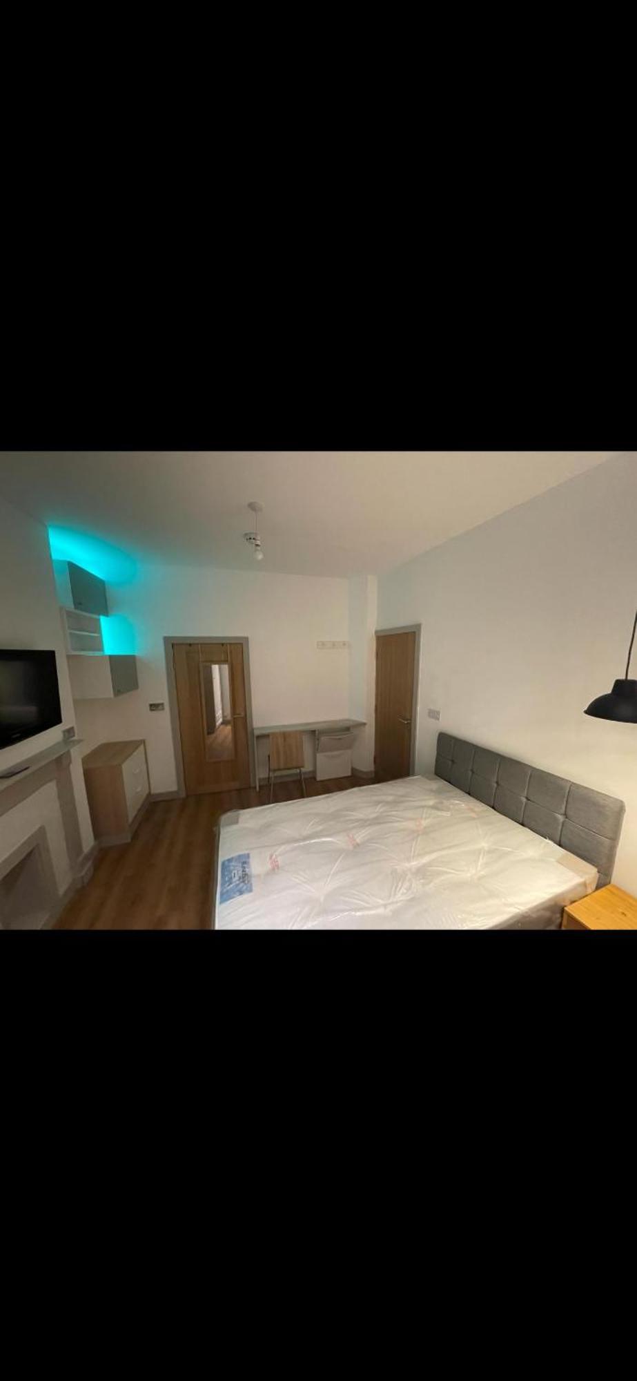 Luxury En-suite For Single Professional Homestay Manchester