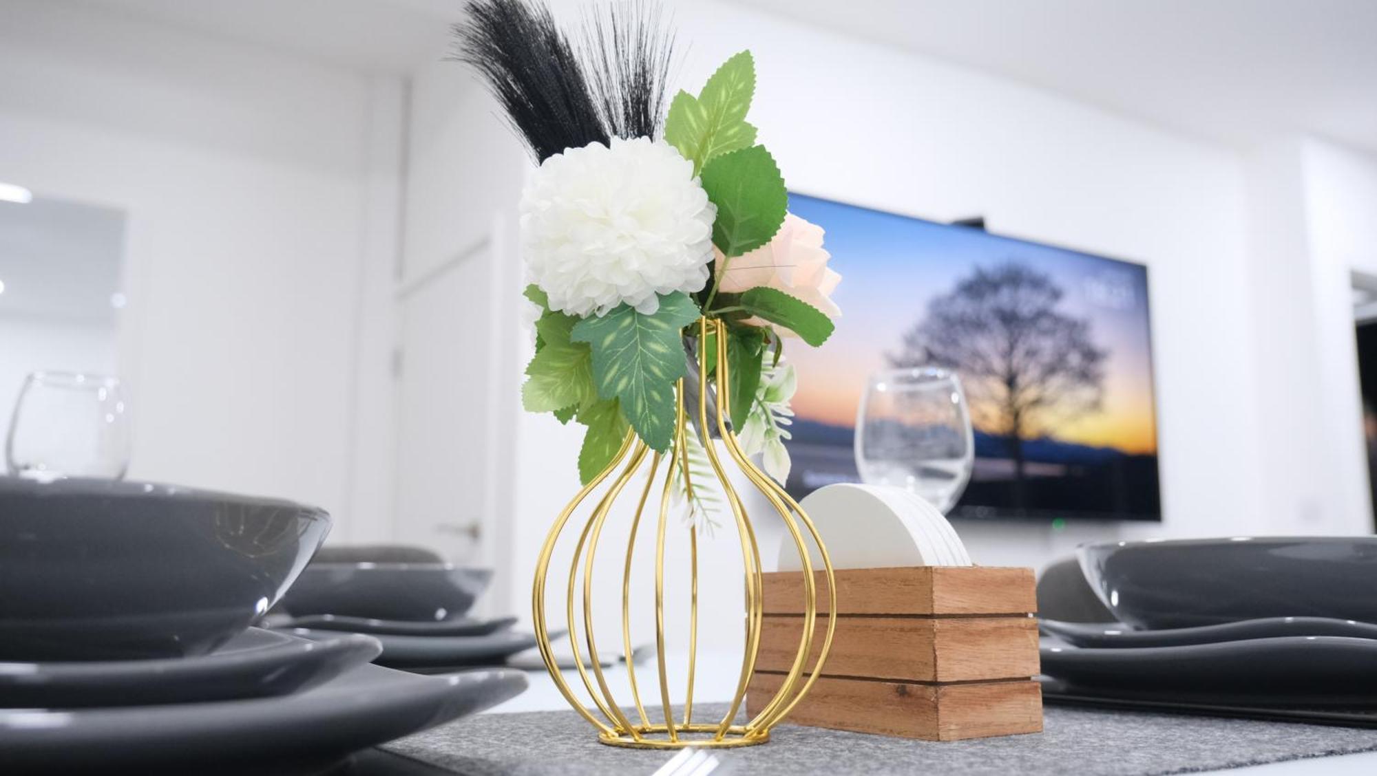 Holiday home Etihcity - 3 Bedroom Semi - Free Parking Near Etihad Stadium, Tourist Attractions, Centre, Transport And Motorway Links Next To Mcdonald's - Sky N Netflix Manchester