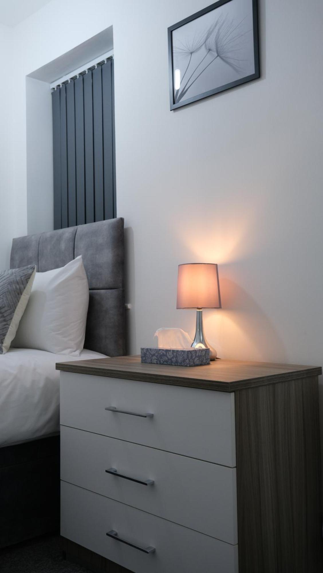 Etihcity - 3 Bedroom Semi - Free Parking Near Etihad Stadium, Tourist Attractions, Centre, Transport And Motorway Links Next To Mcdonald's - Sky N Netflix *