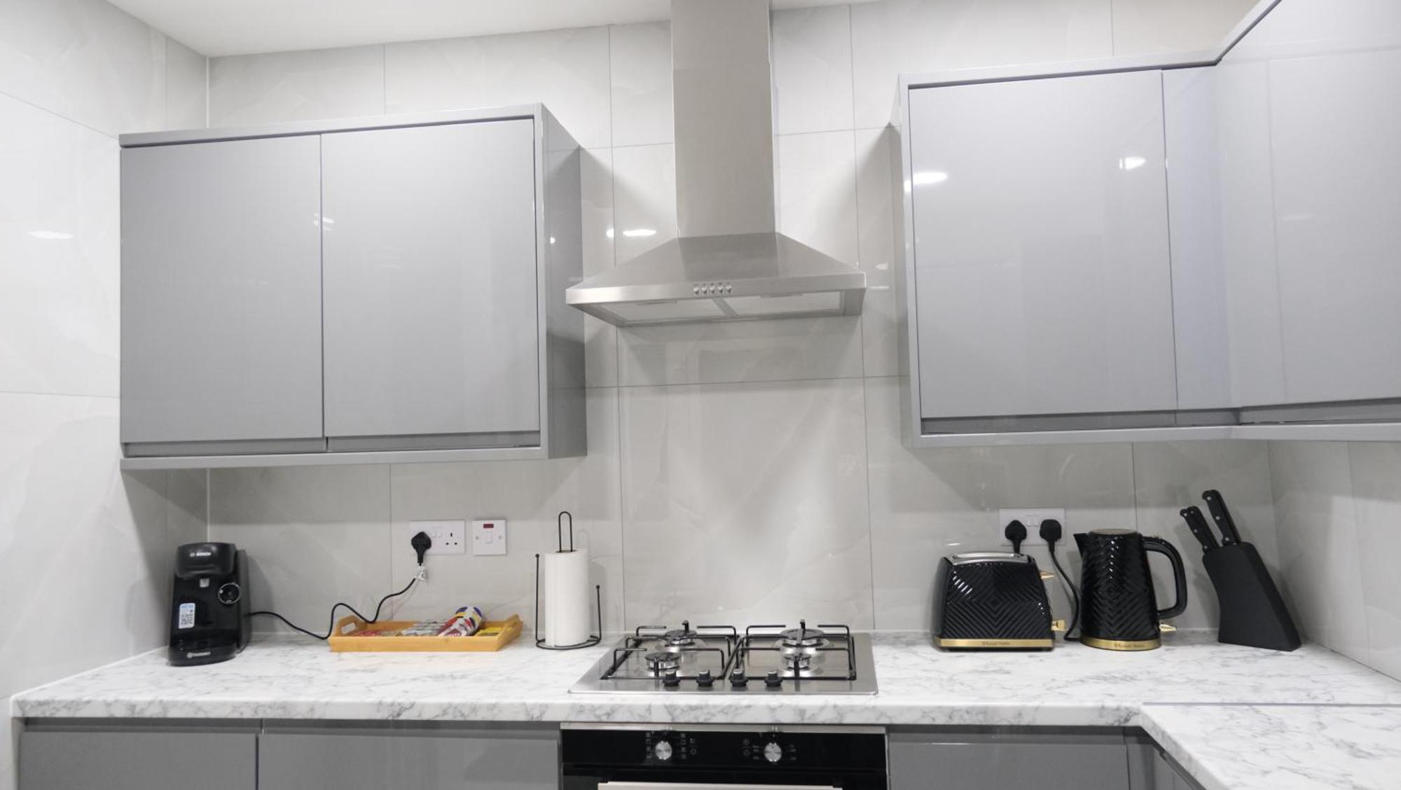 Holiday home Etihcity - 3 Bedroom Semi - Free Parking Near Etihad Stadium, Tourist Attractions, Centre, Transport And Motorway Links Next To Mcdonald's - Sky N Netflix
