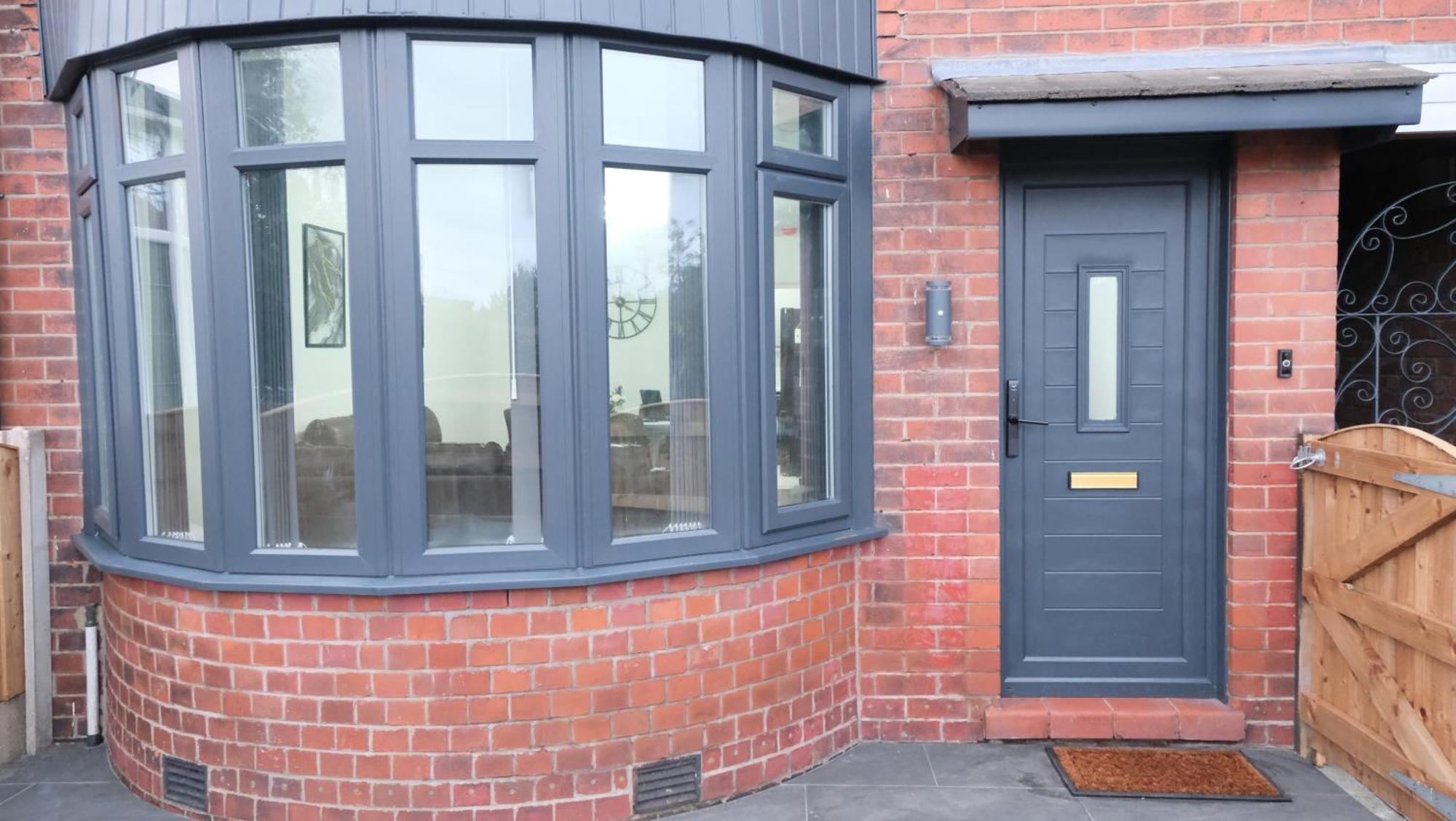 Etihcity - 3 Bedroom Semi - Free Parking Near Etihad Stadium, Tourist Attractions, Centre, Transport And Motorway Links Next To Mcdonald's - Sky N Netflix Holiday home