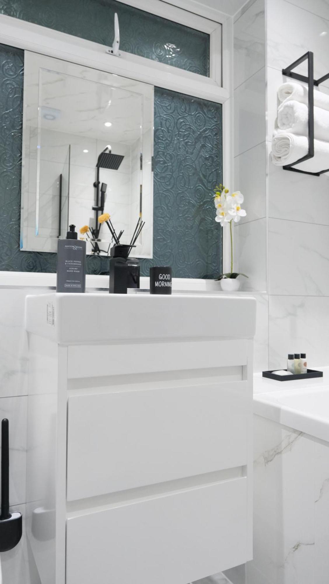 Etihcity - 3 Bedroom Semi - Free Parking Near Etihad Stadium, Tourist Attractions, Centre, Transport And Motorway Links Next To Mcdonald's - Sky N Netflix Holiday home *