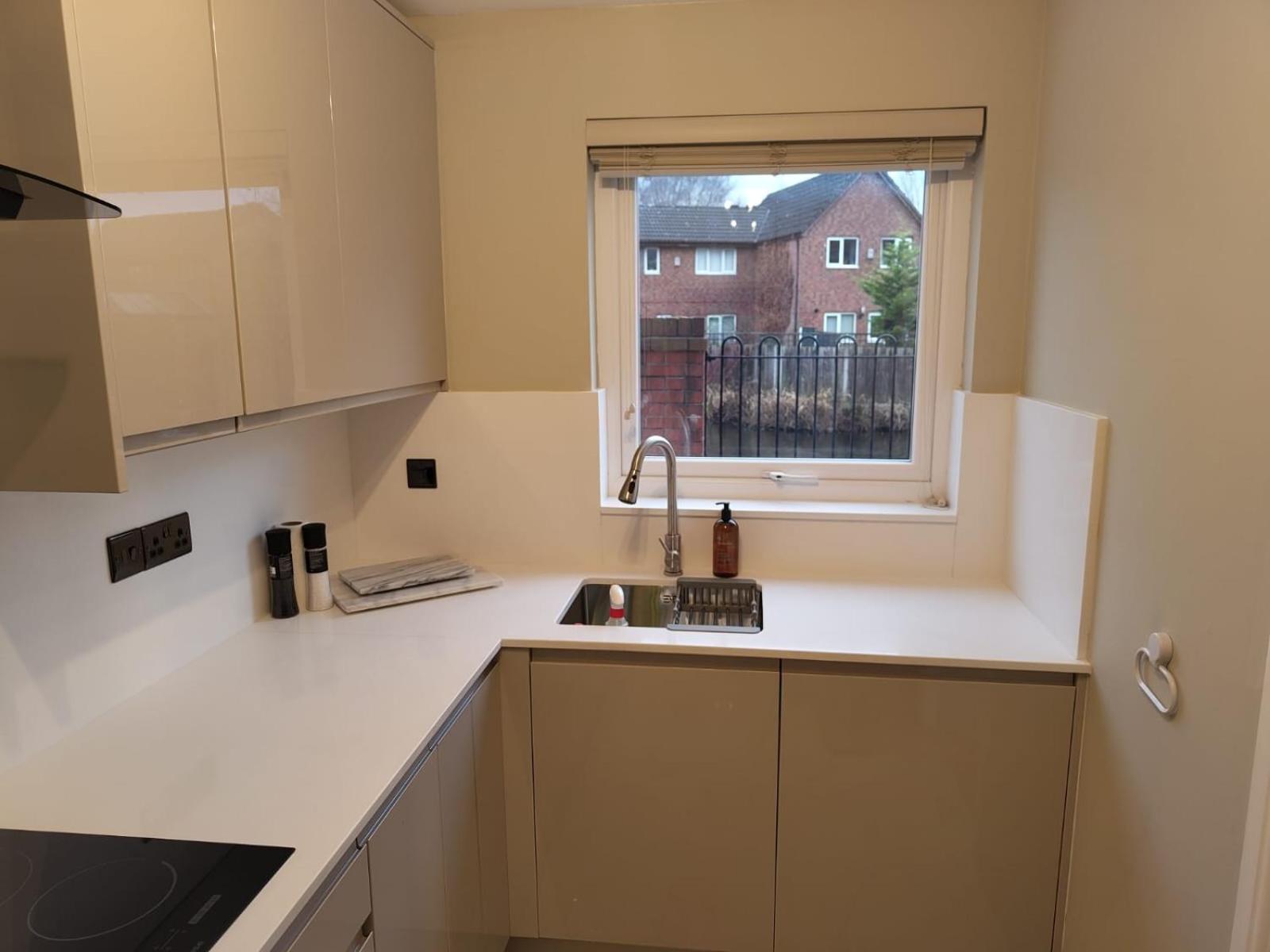 Apartment New 2 Bedroom In - Stretford - Old Trafford Close To Football-cricket Ground & Centre Manchester