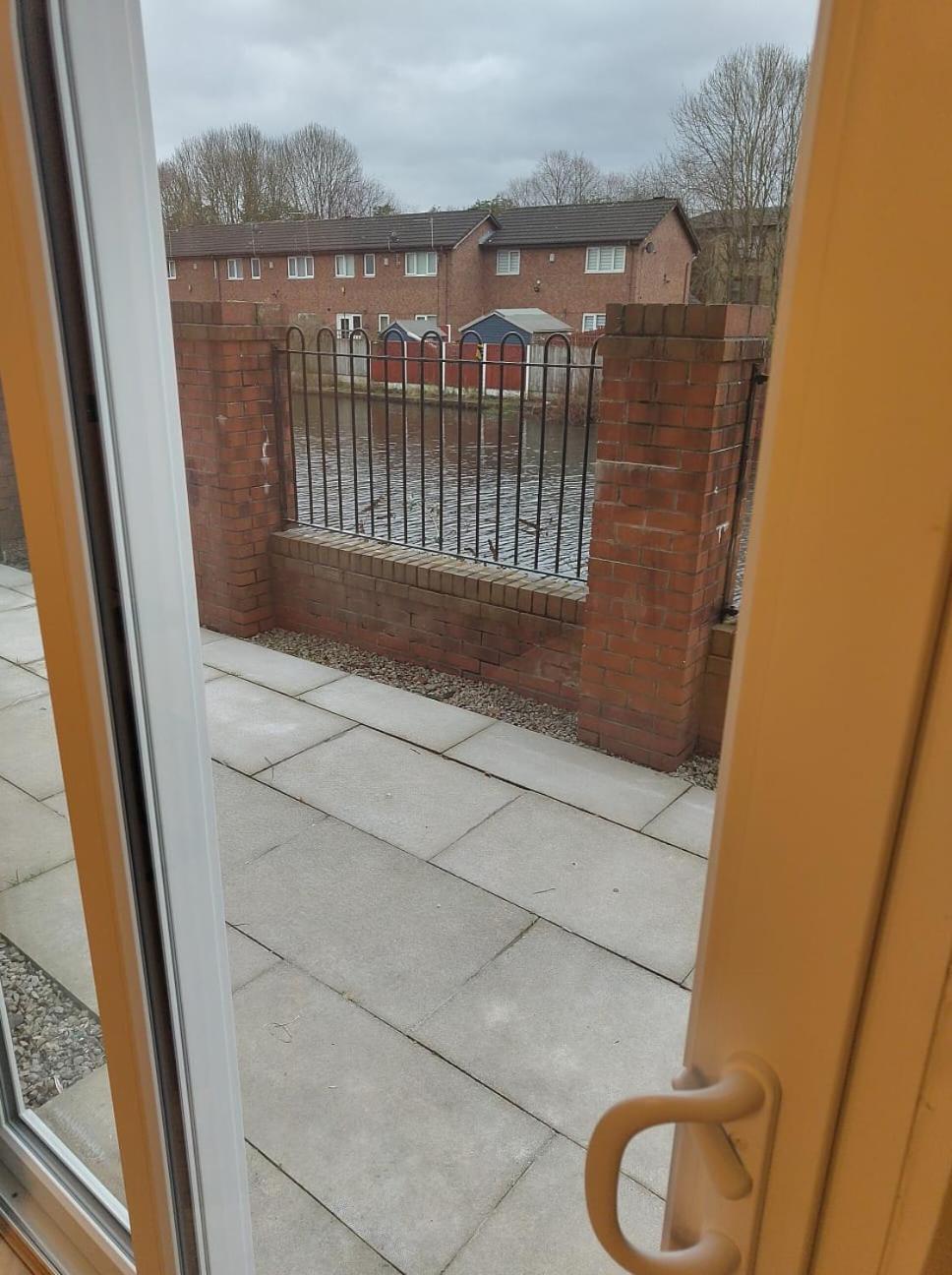 New 2 Bedroom In - Stretford - Old Trafford Close To Football-cricket Ground & Centre