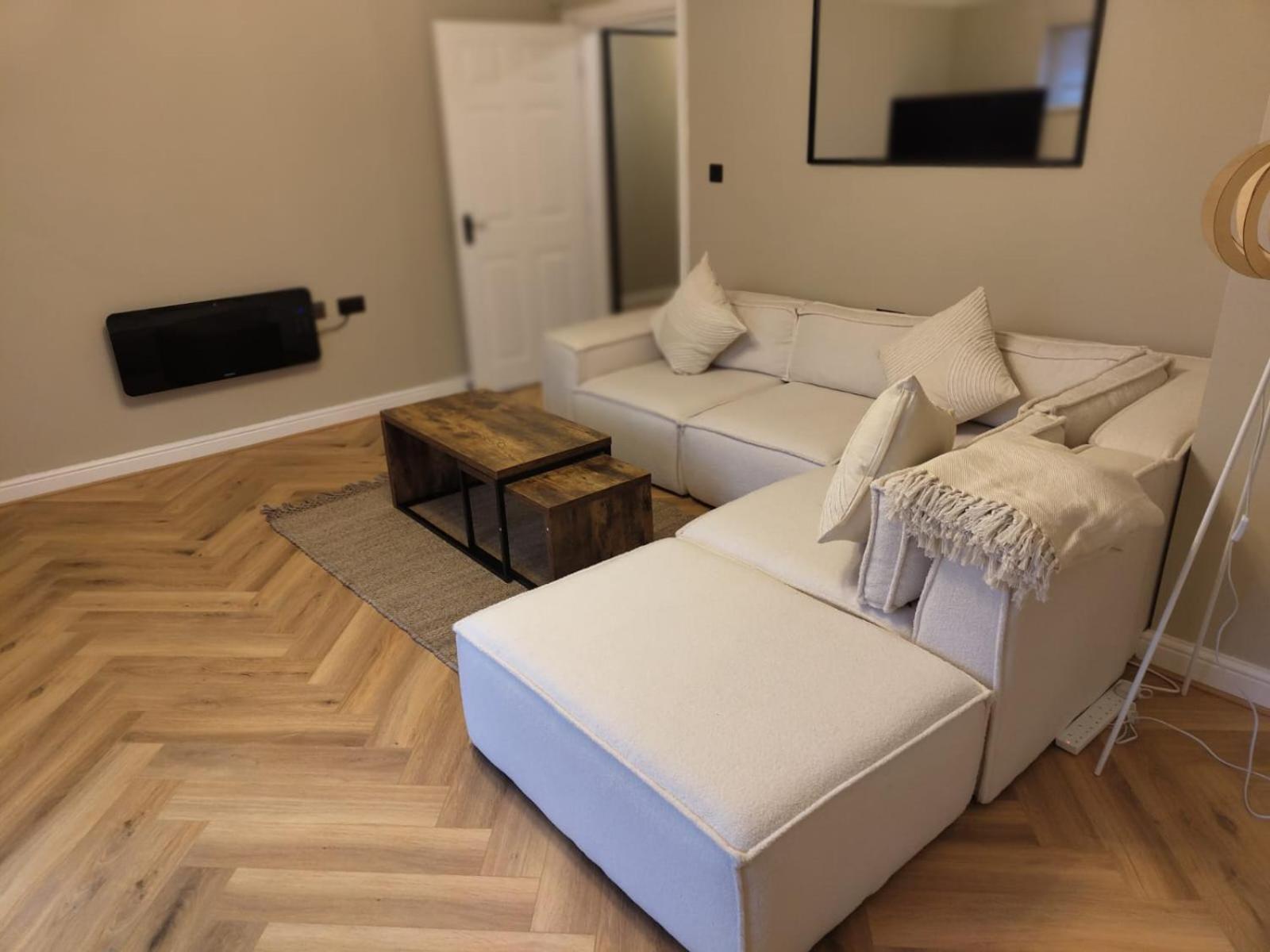 New 2 Bedroom In - Stretford - Old Trafford Close To Football-cricket Ground & Centre Apartment Manchester