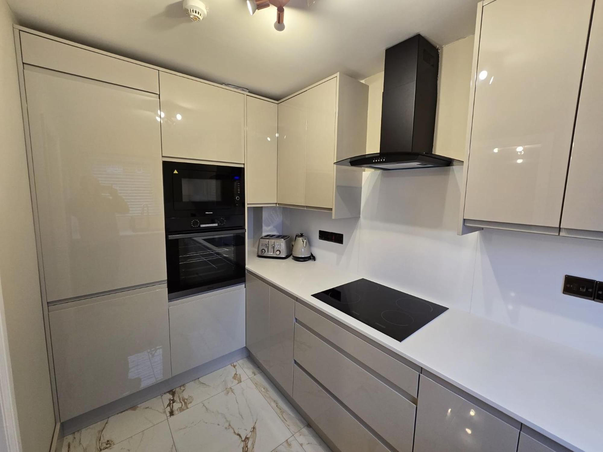 New 2 Bedroom In - Stretford - Old Trafford Close To Football-cricket Ground & Centre Apartment *