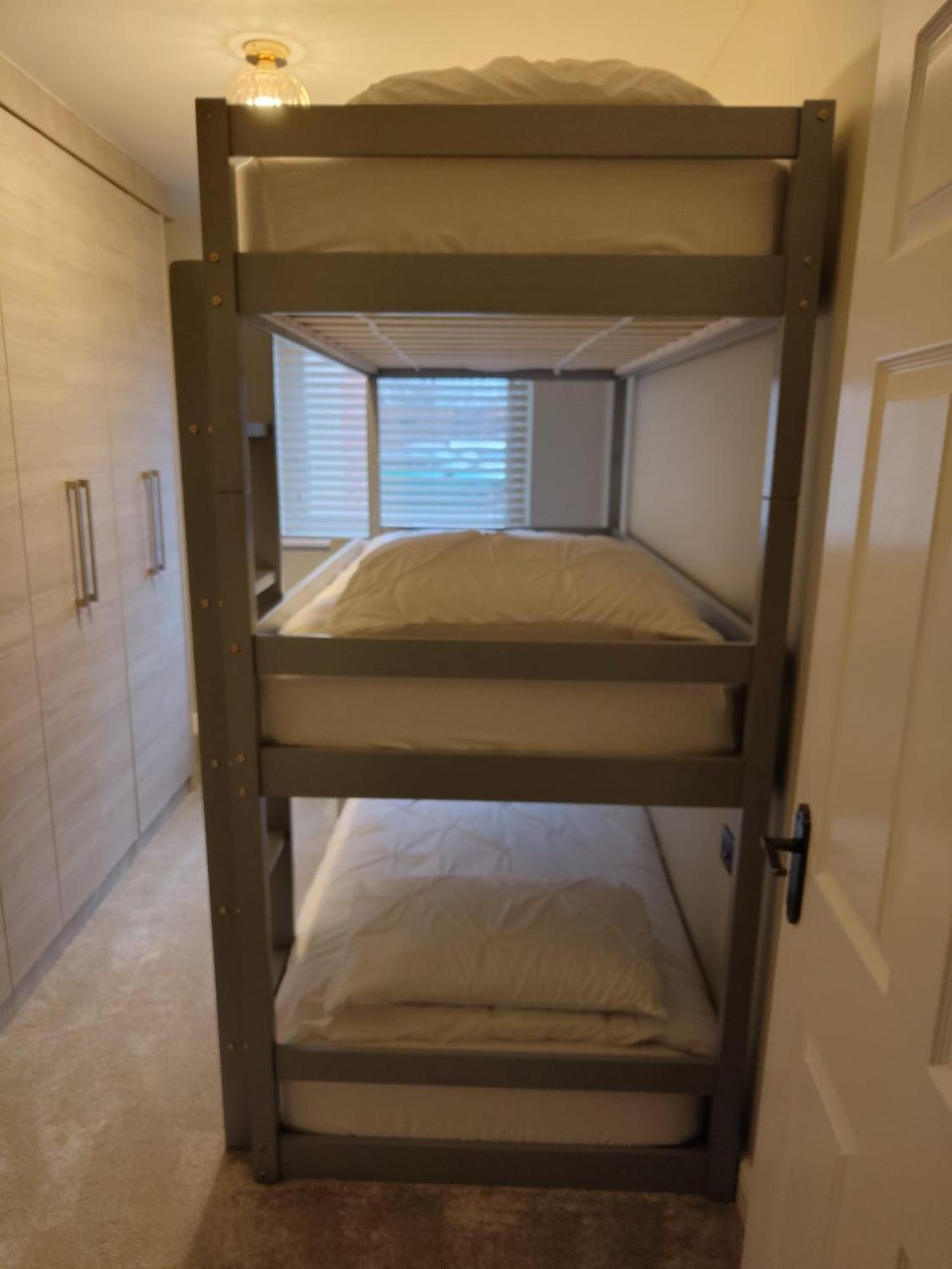 Apartment New 2 Bedroom In - Stretford - Old Trafford Close To Football-cricket Ground & Centre Manchester