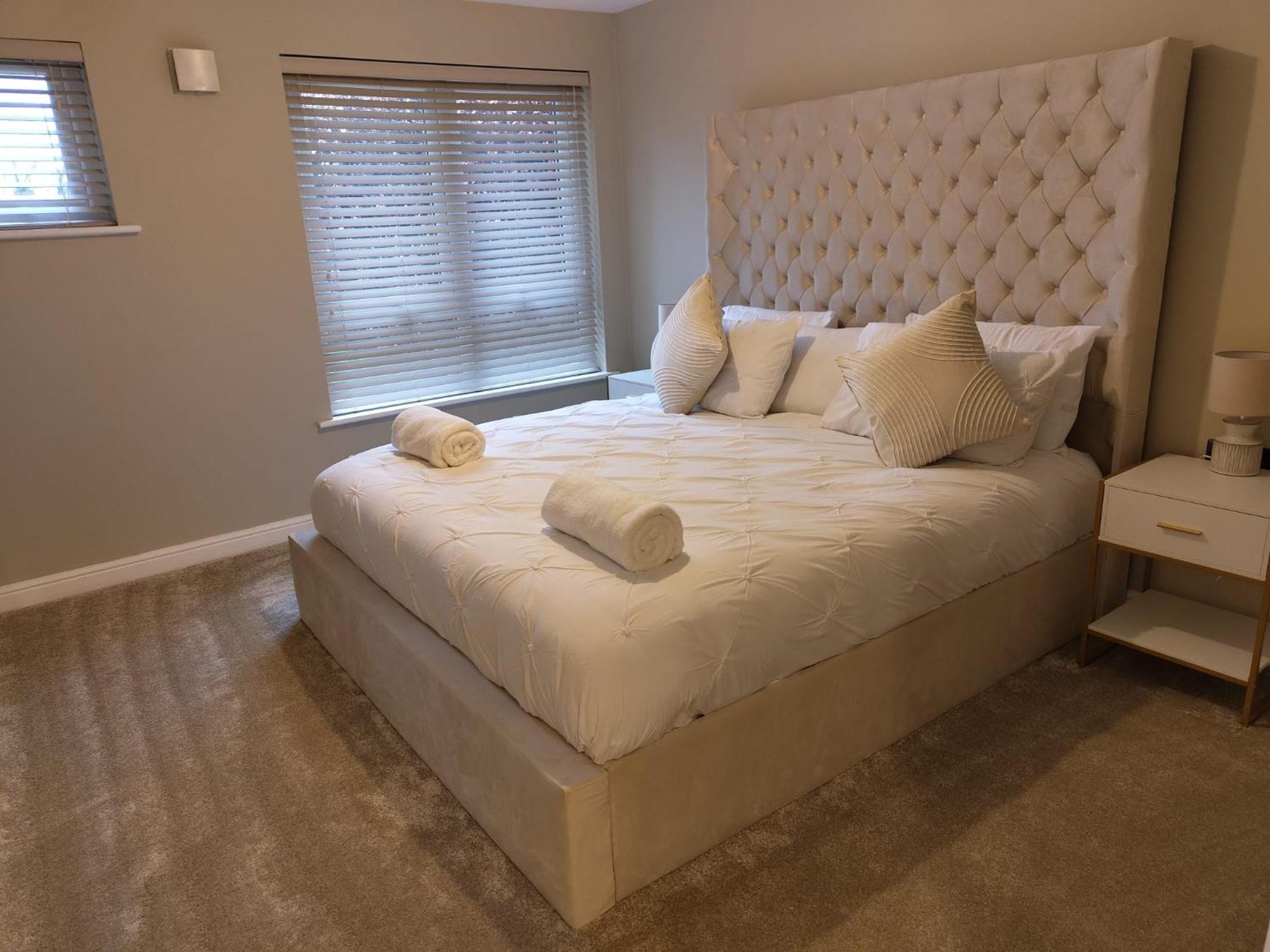 Apartment New 2 Bedroom In - Stretford - Old Trafford Close To Football-cricket Ground & Centre