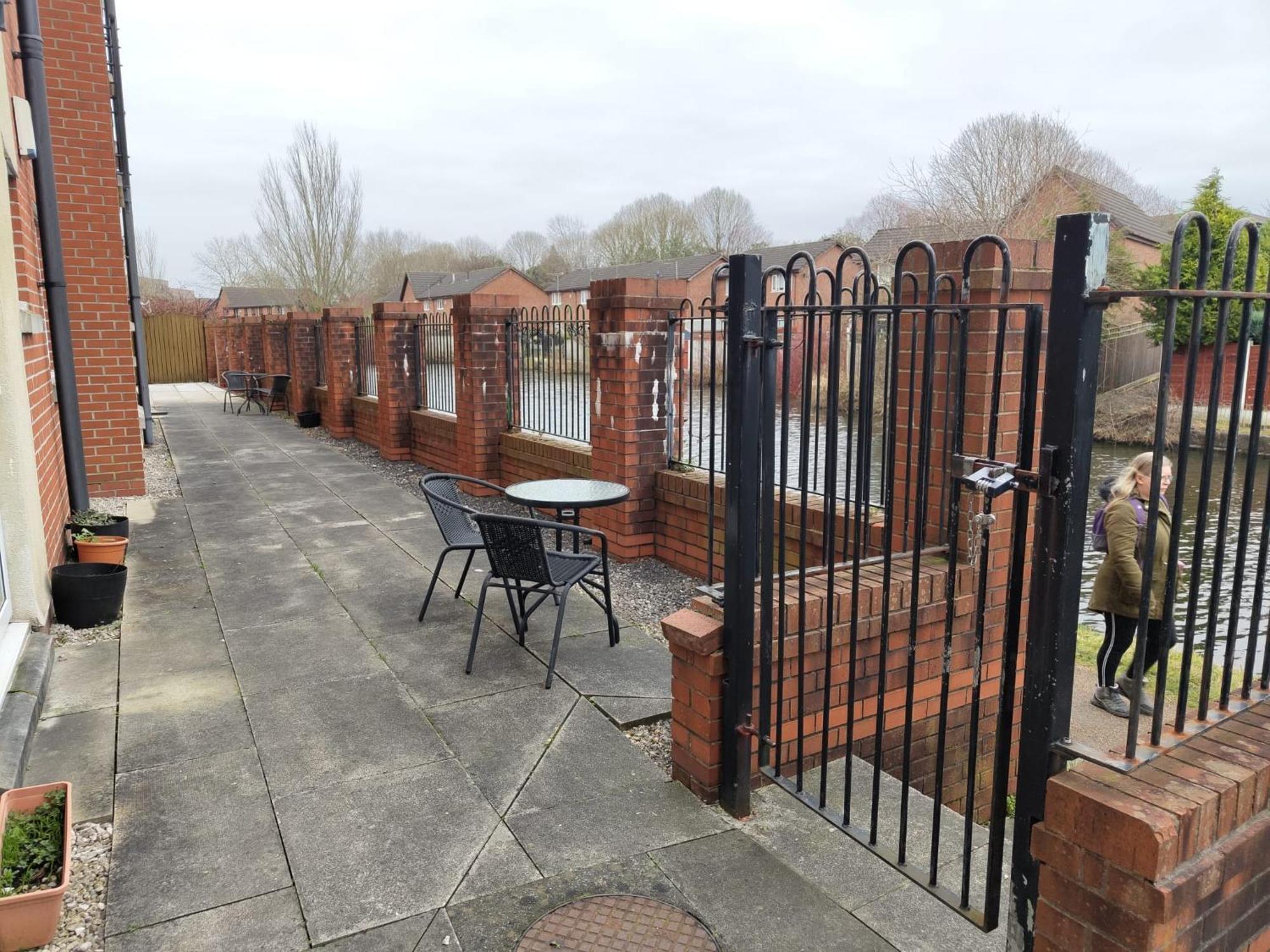 Apartment New 2 Bedroom In - Stretford - Old Trafford Close To Football-cricket Ground & Centre