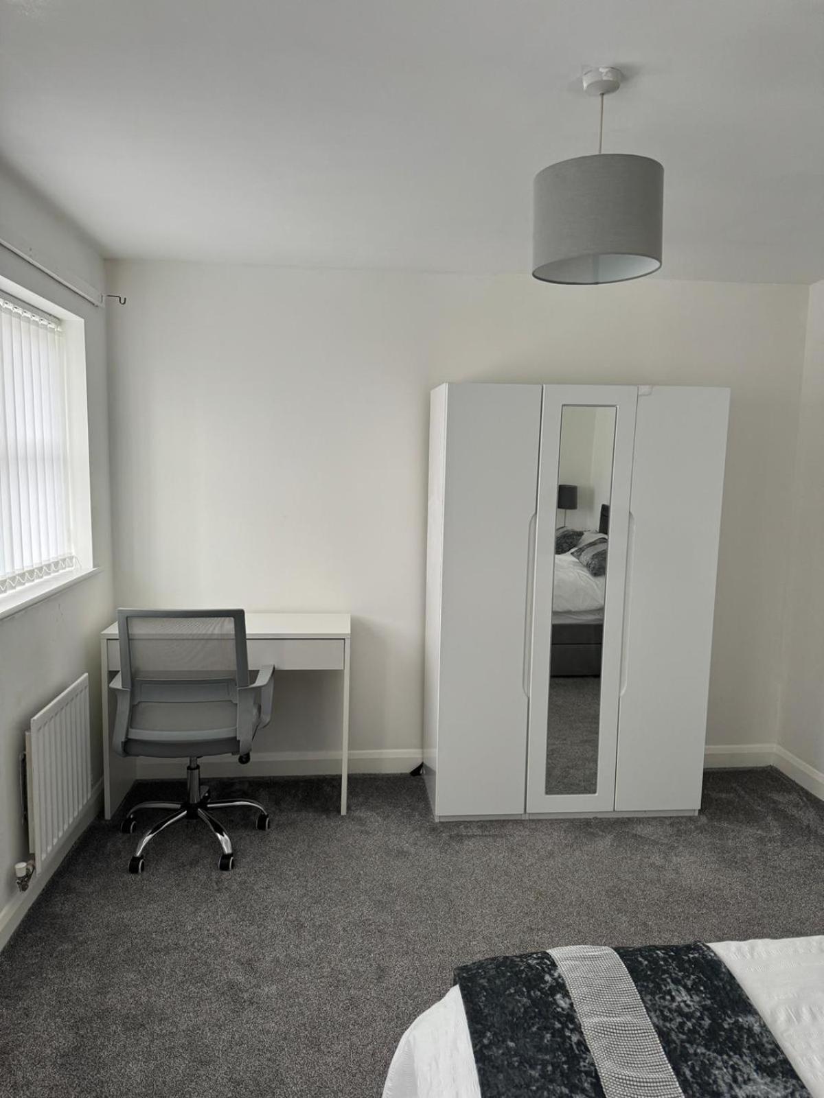 Sleeps5-netflix-parking-near Centre-etihad-coop Live *