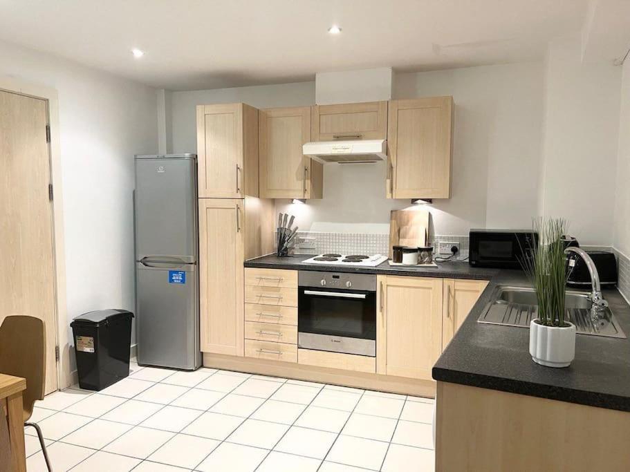 2 Bedroom City Center Apartment *